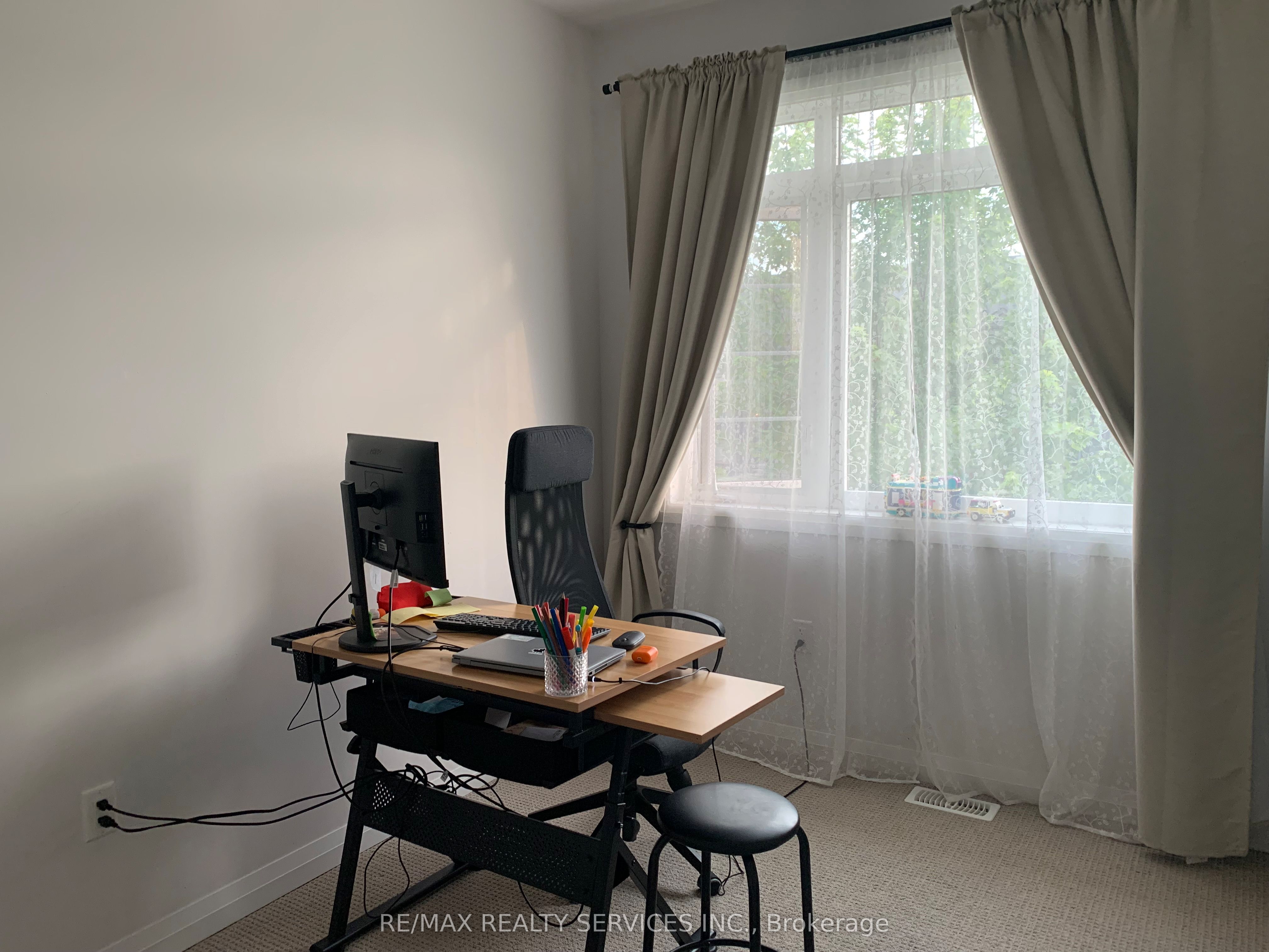 6 Shay Lane Property Photo 6