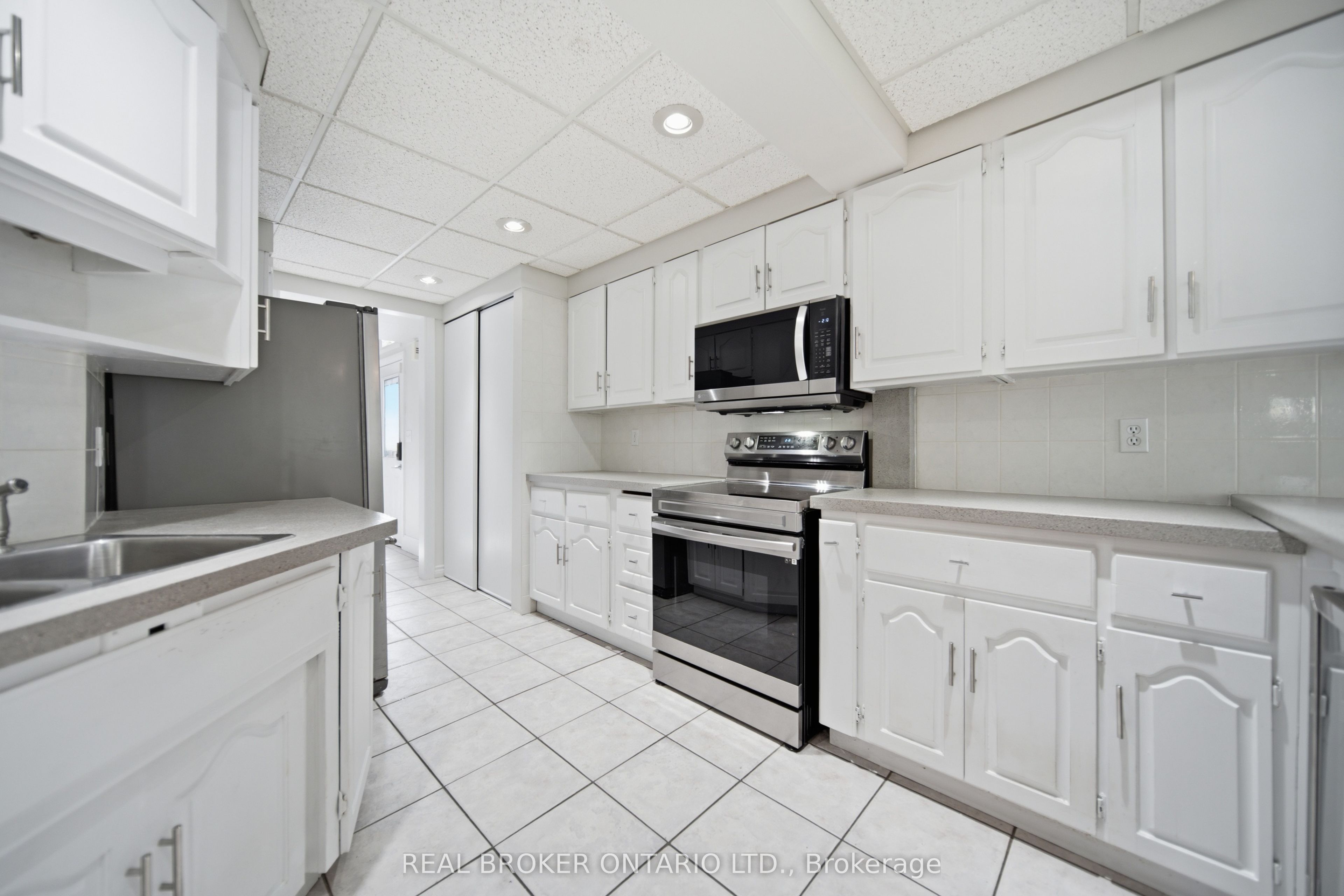 35 Perth Road Property Photo 9