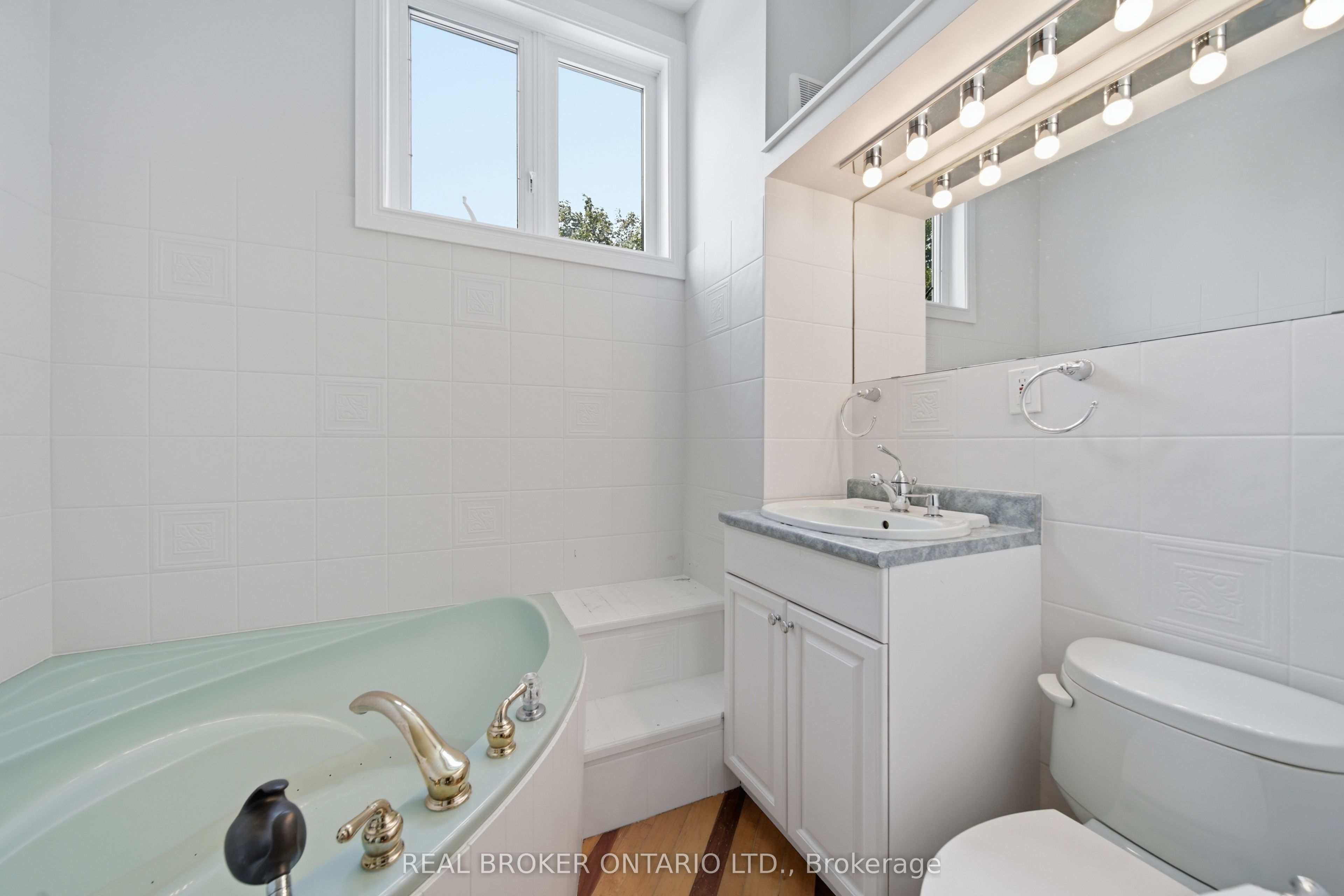 35 Perth Road Property Photo 26