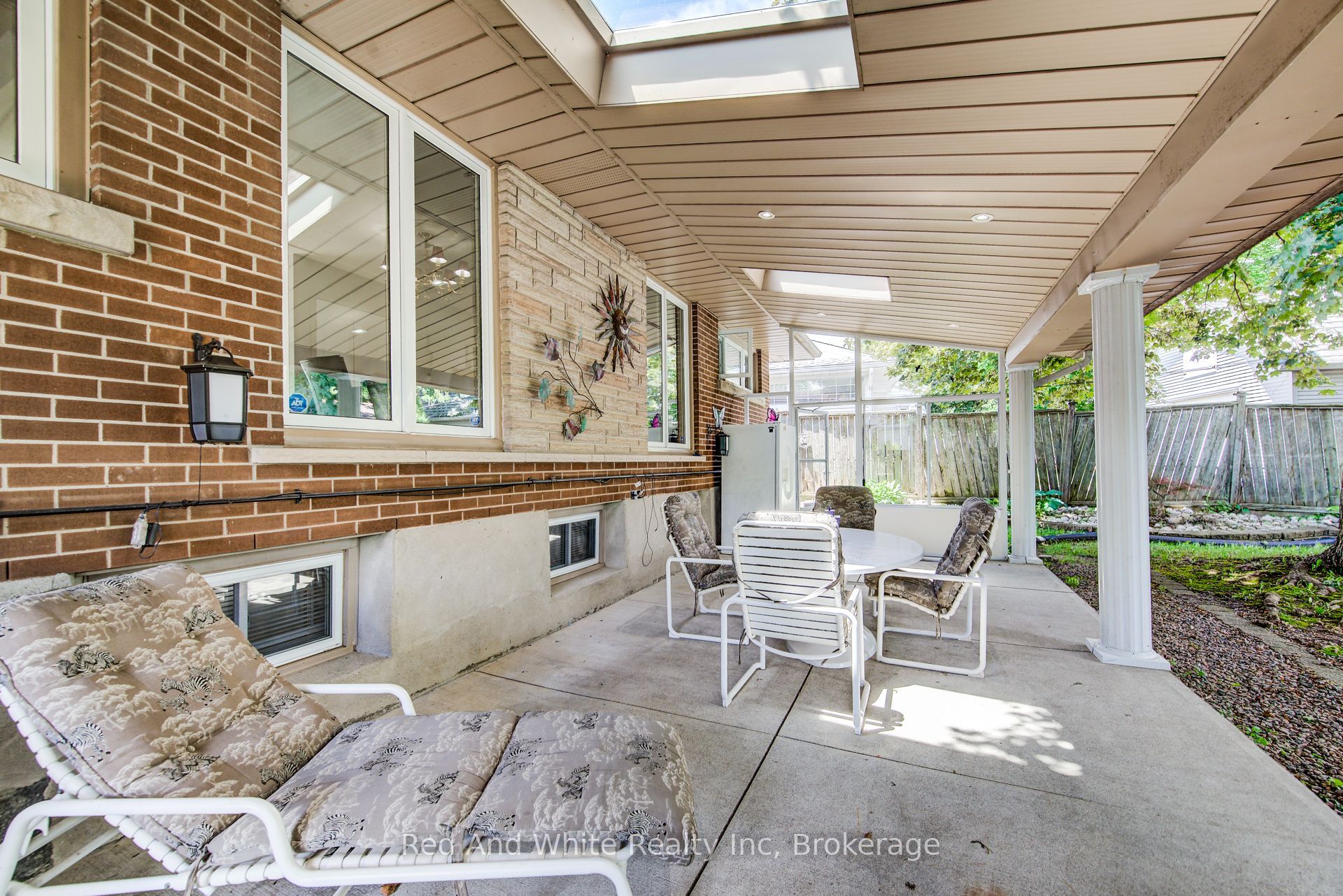 192 Warren Road Property Photo 3