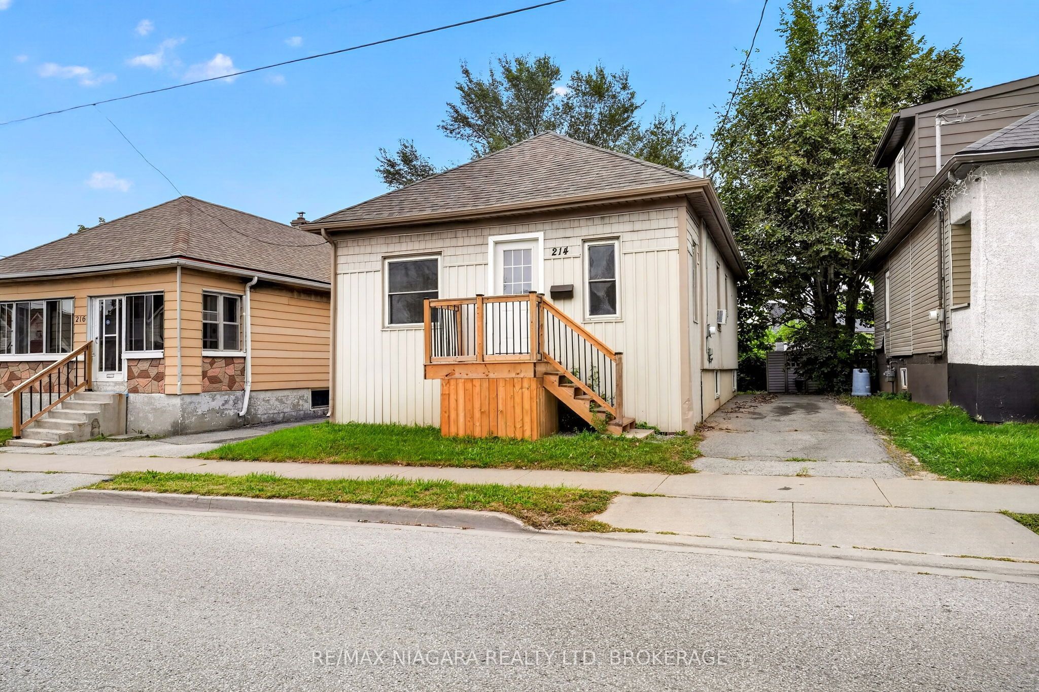 214 Niagara Street Property Photo 2