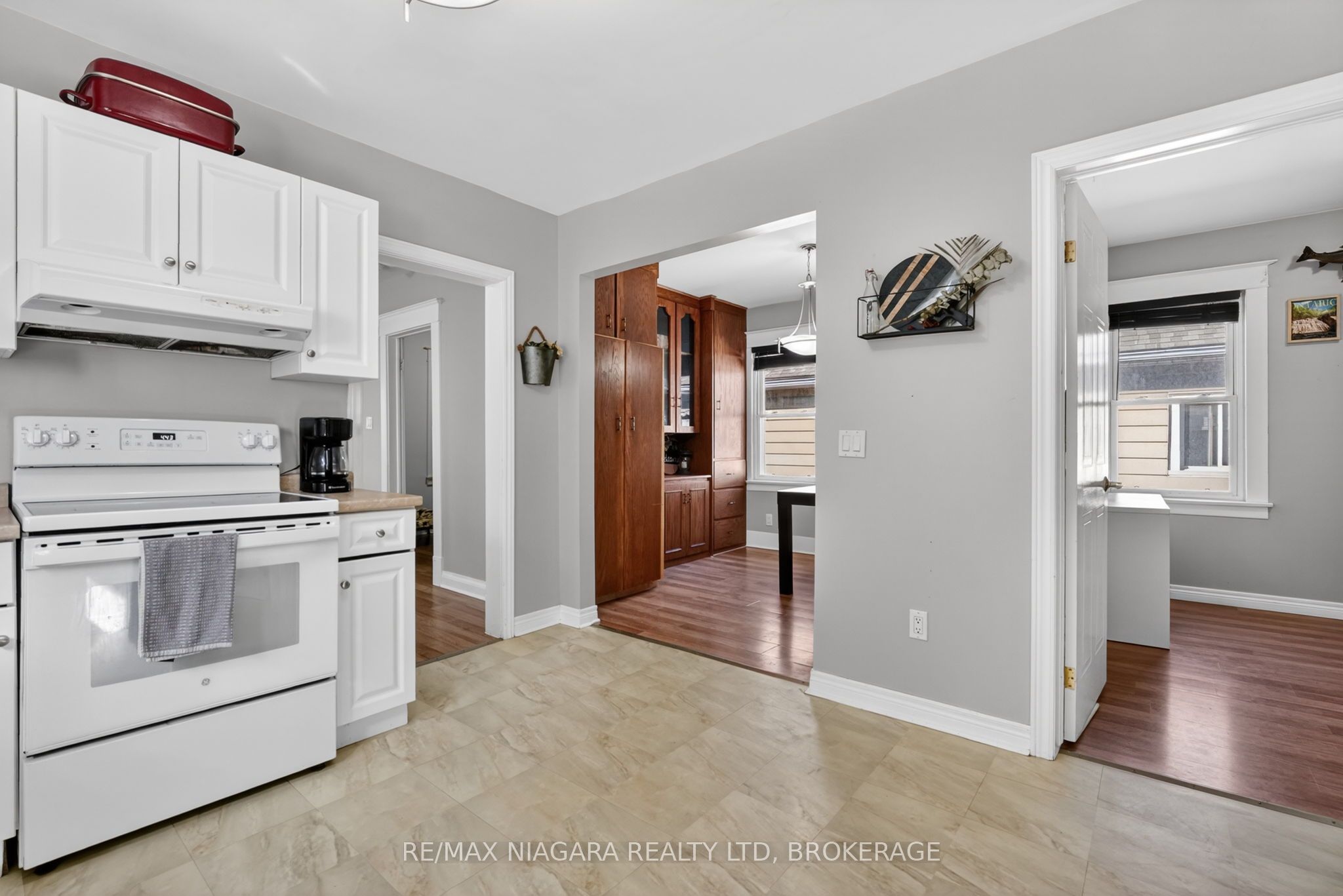 214 Niagara Street Property Photo 7