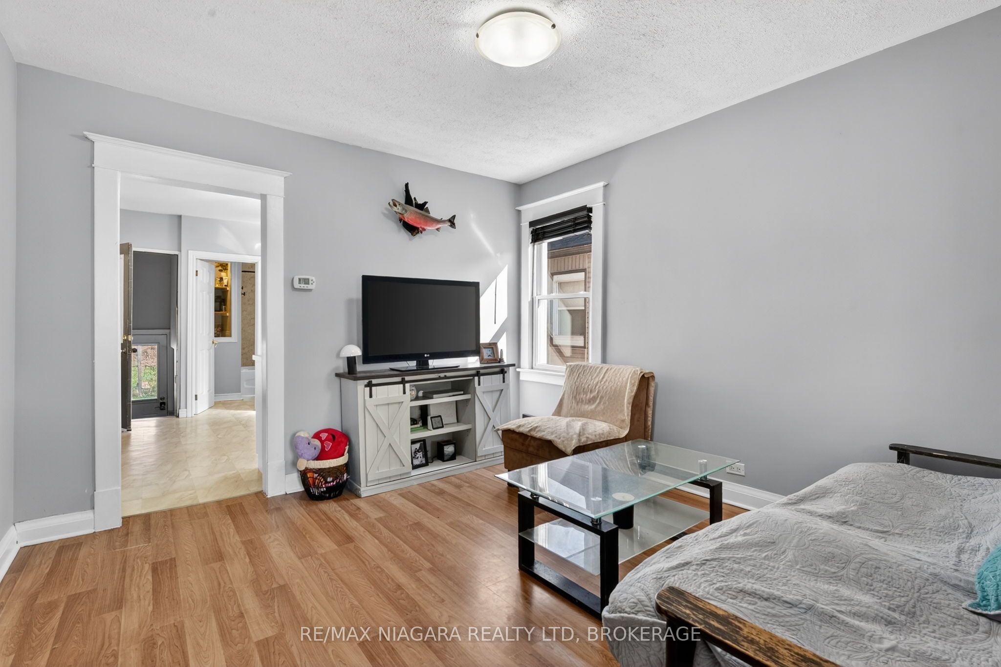 214 Niagara Street Property Photo 8