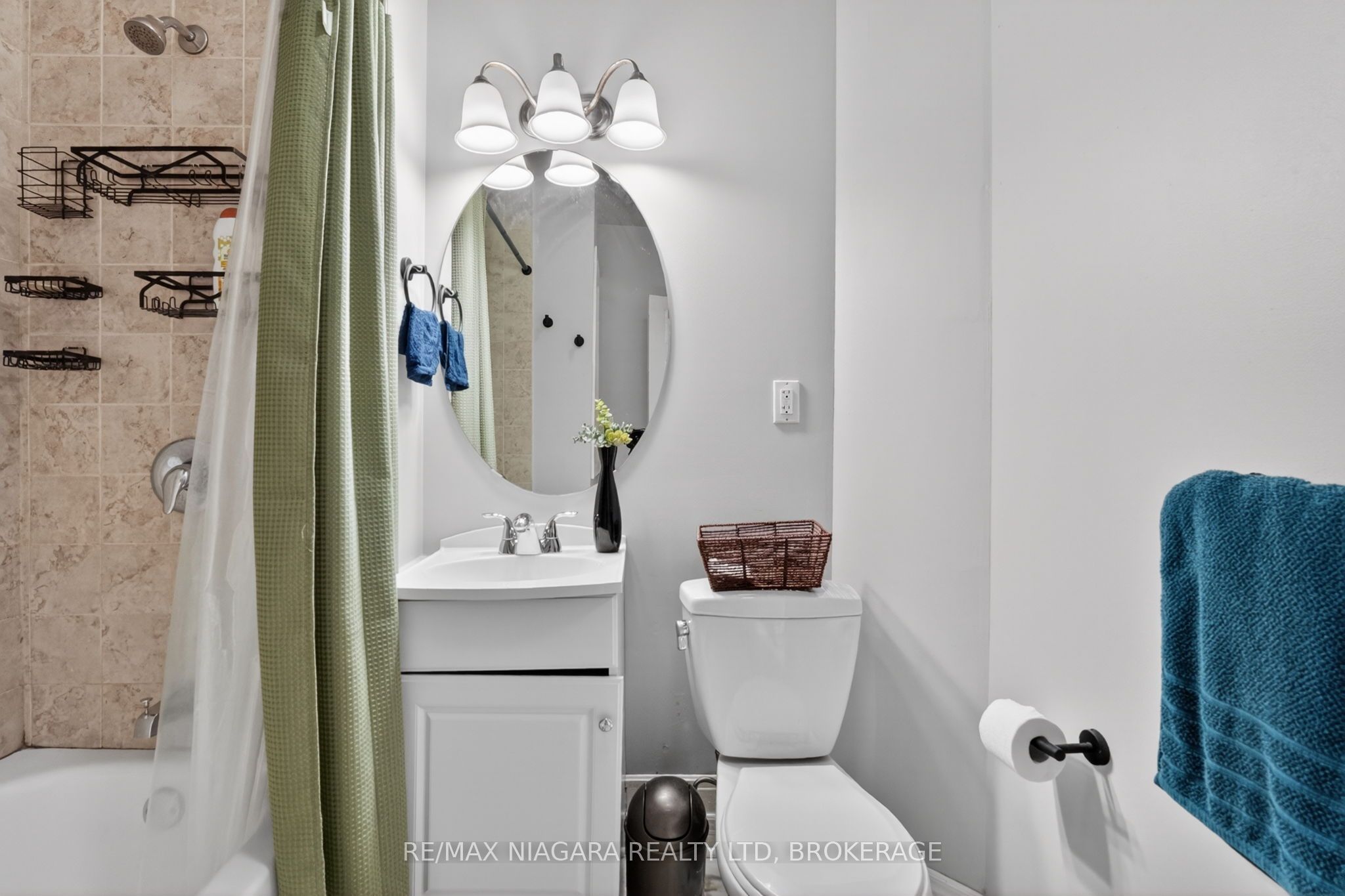 214 Niagara Street Property Photo 14
