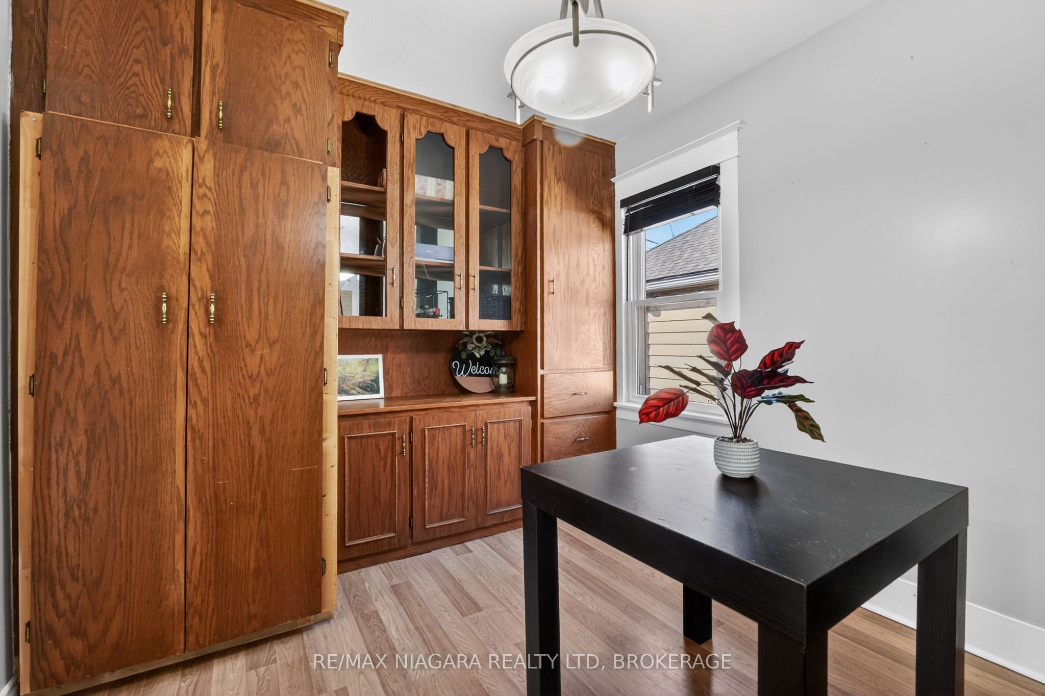 214 Niagara Street Property Photo 18