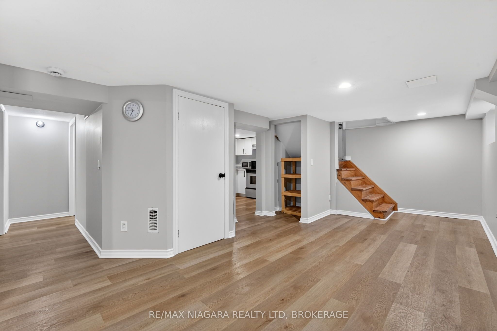 214 Niagara Street Property Photo 22