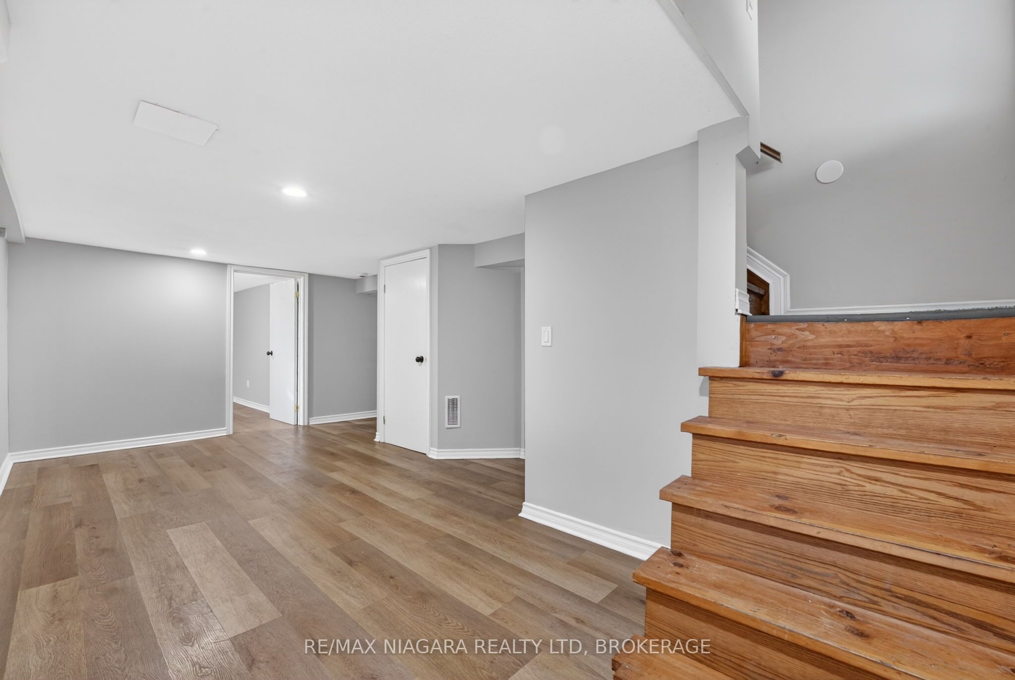 214 Niagara Street Property Photo 23