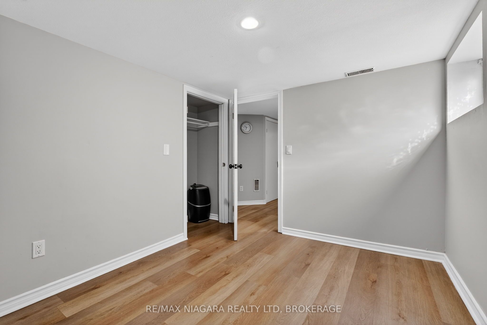 214 Niagara Street Property Photo 28