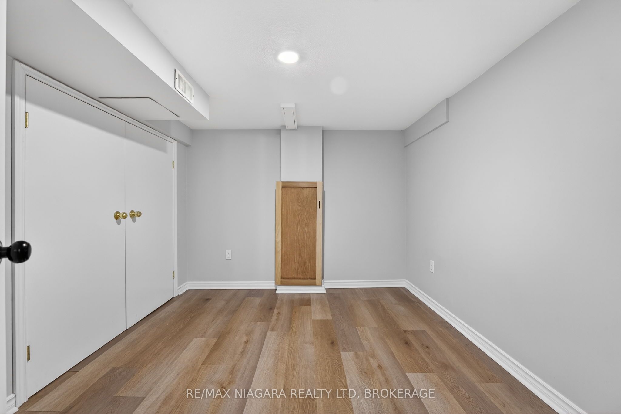 214 Niagara Street Property Photo 29