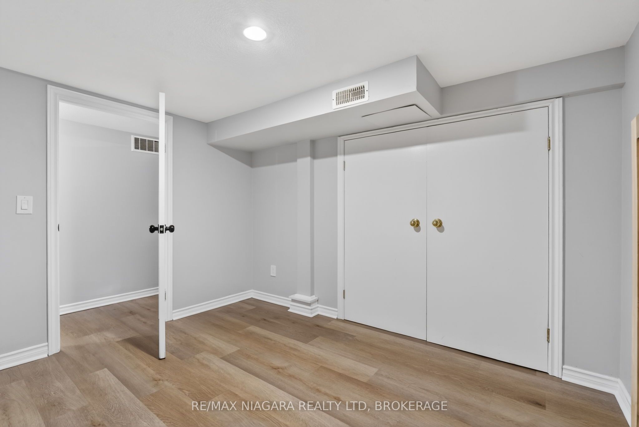 214 Niagara Street Property Photo 30