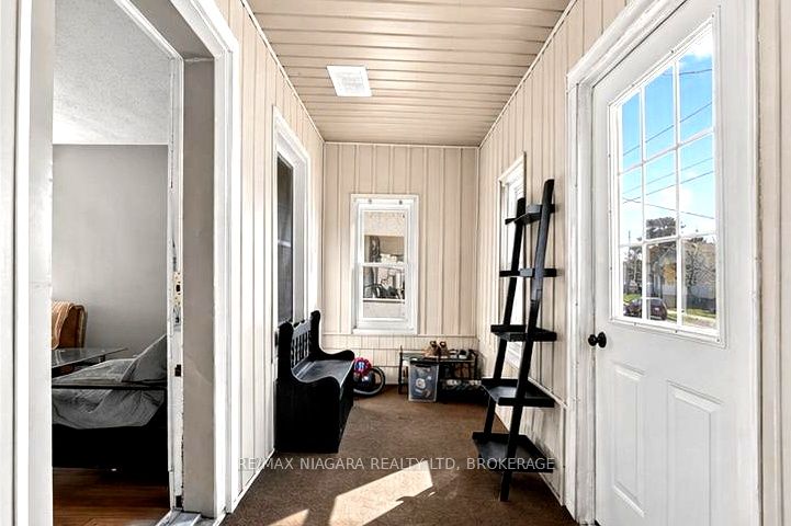 214 Niagara Street Property Photo 35