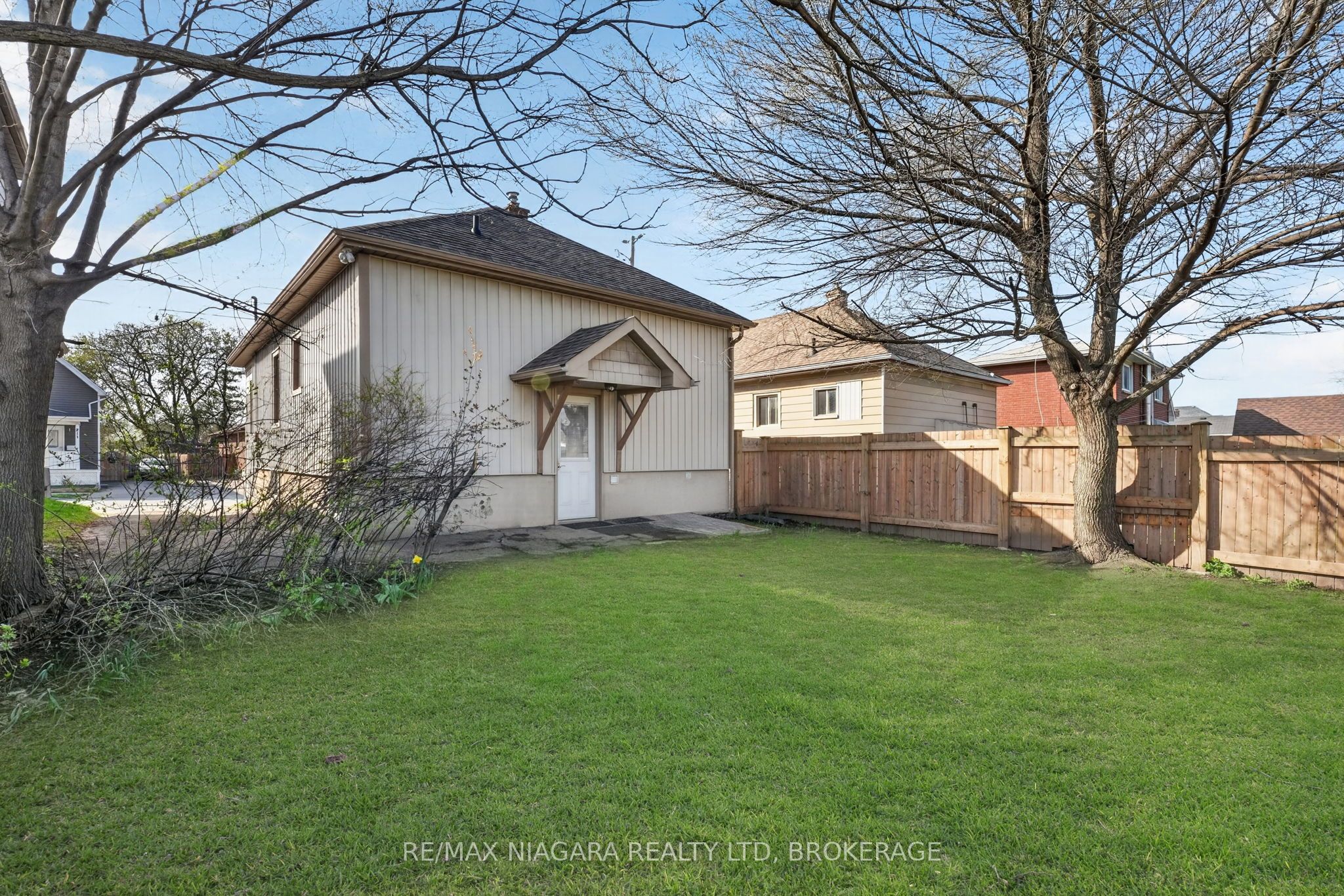 214 Niagara Street Property Photo 36