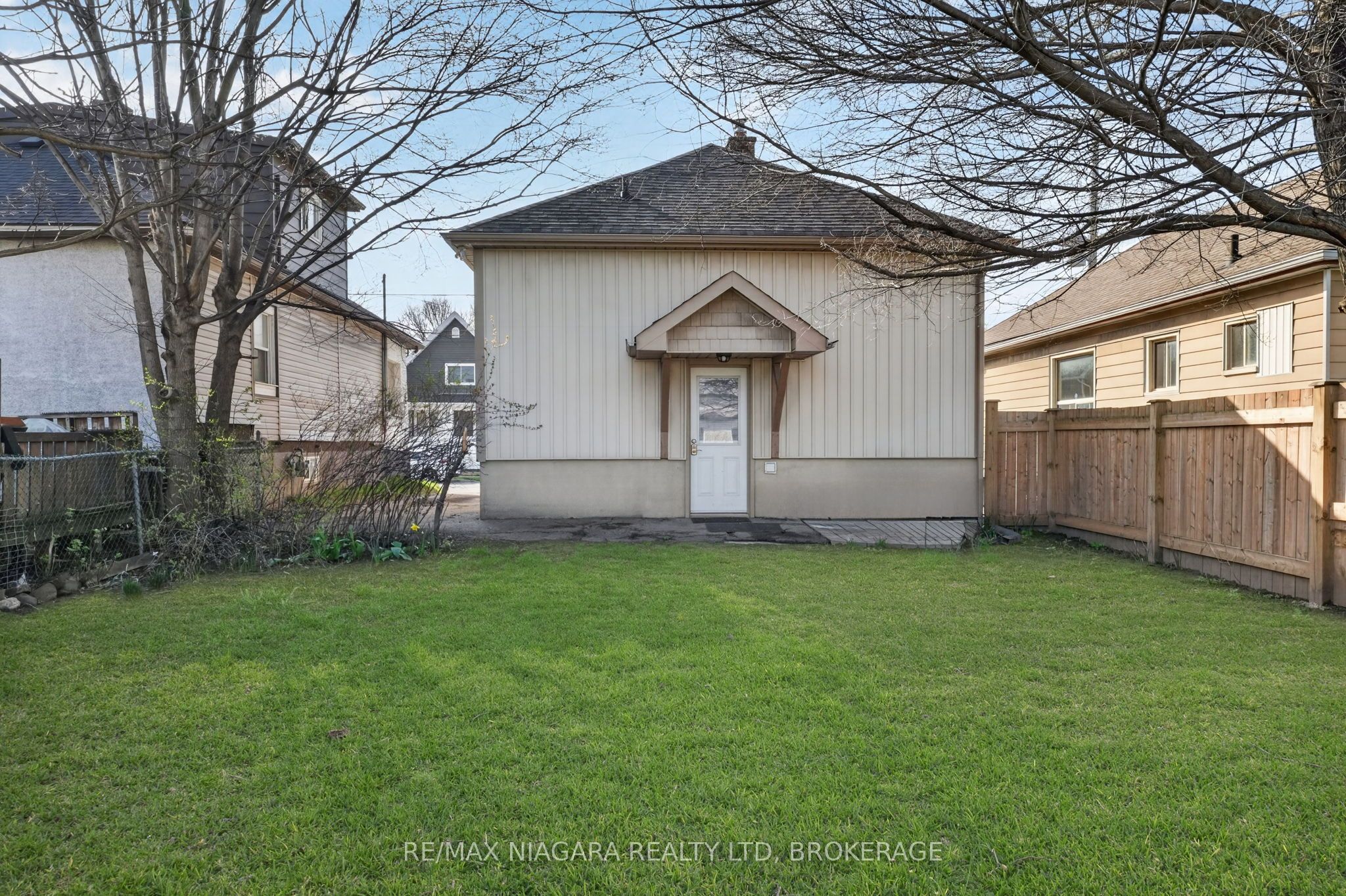 214 Niagara Street Property Photo 39