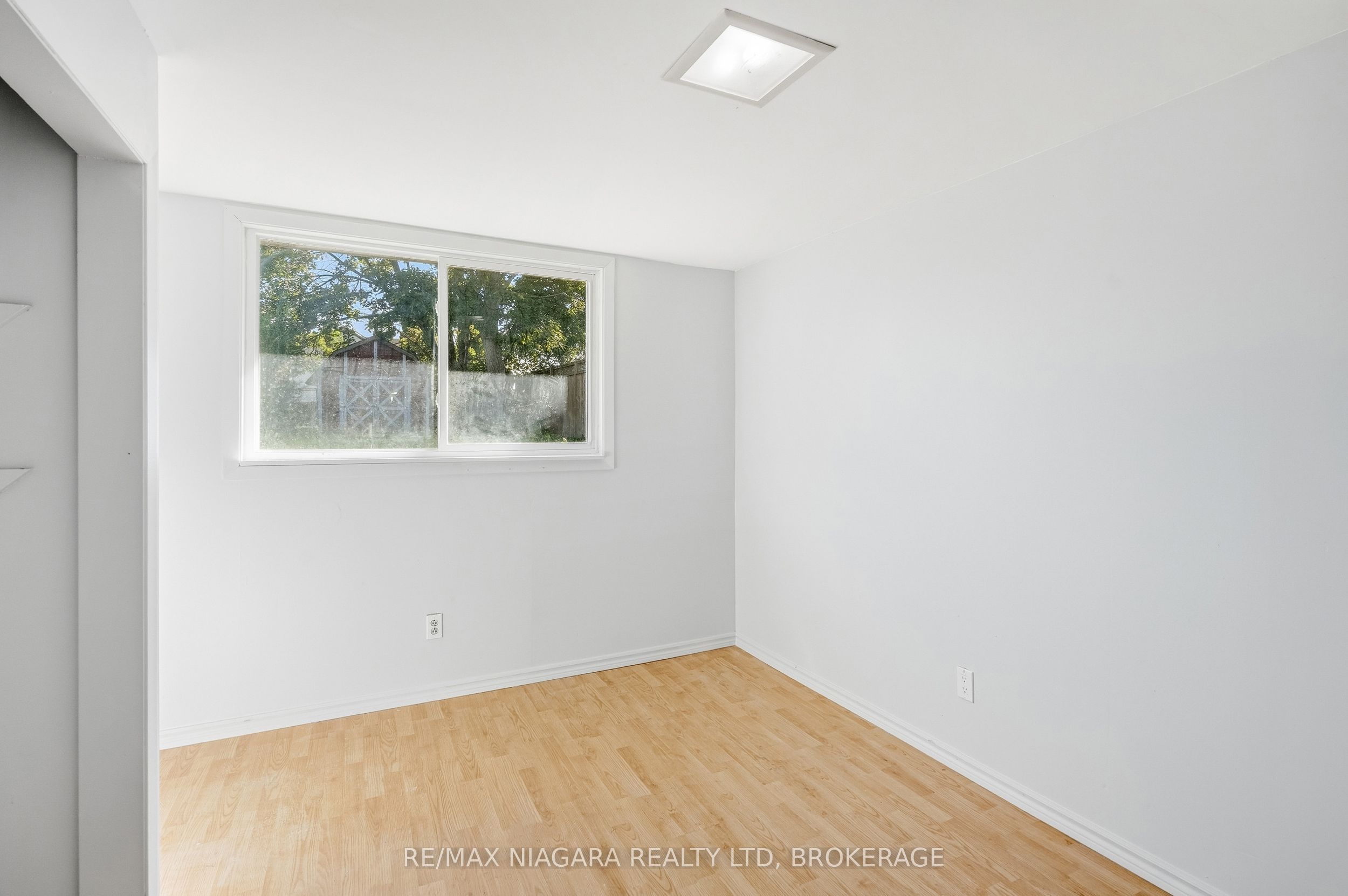 6916 Dolphin Street Property Photo 24