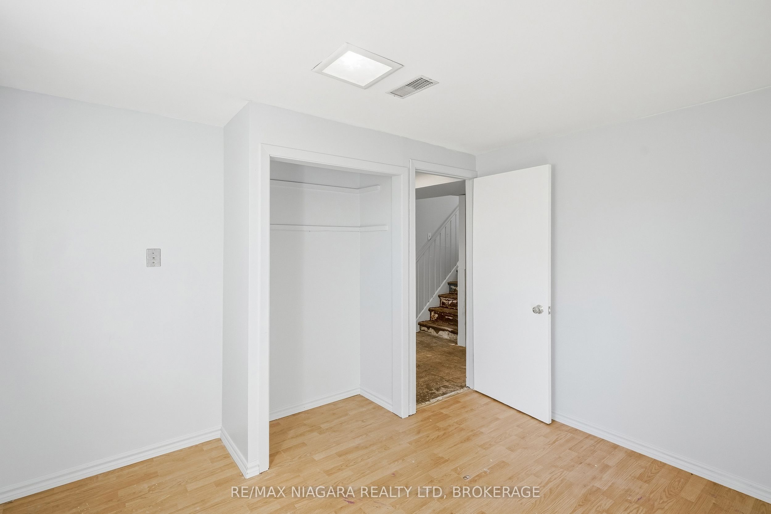 6916 Dolphin Street Property Photo 27