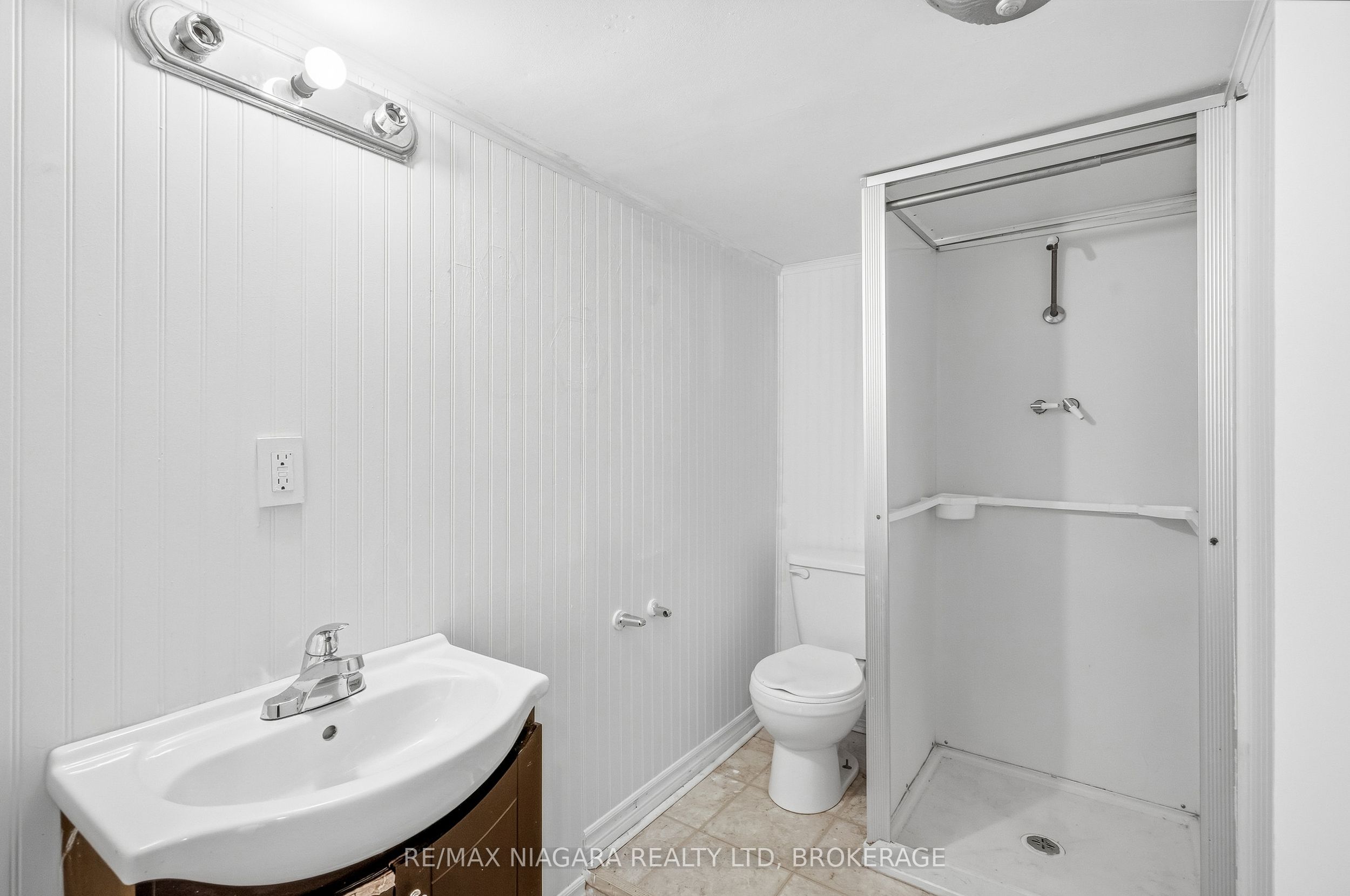 6916 Dolphin Street Property Photo 33