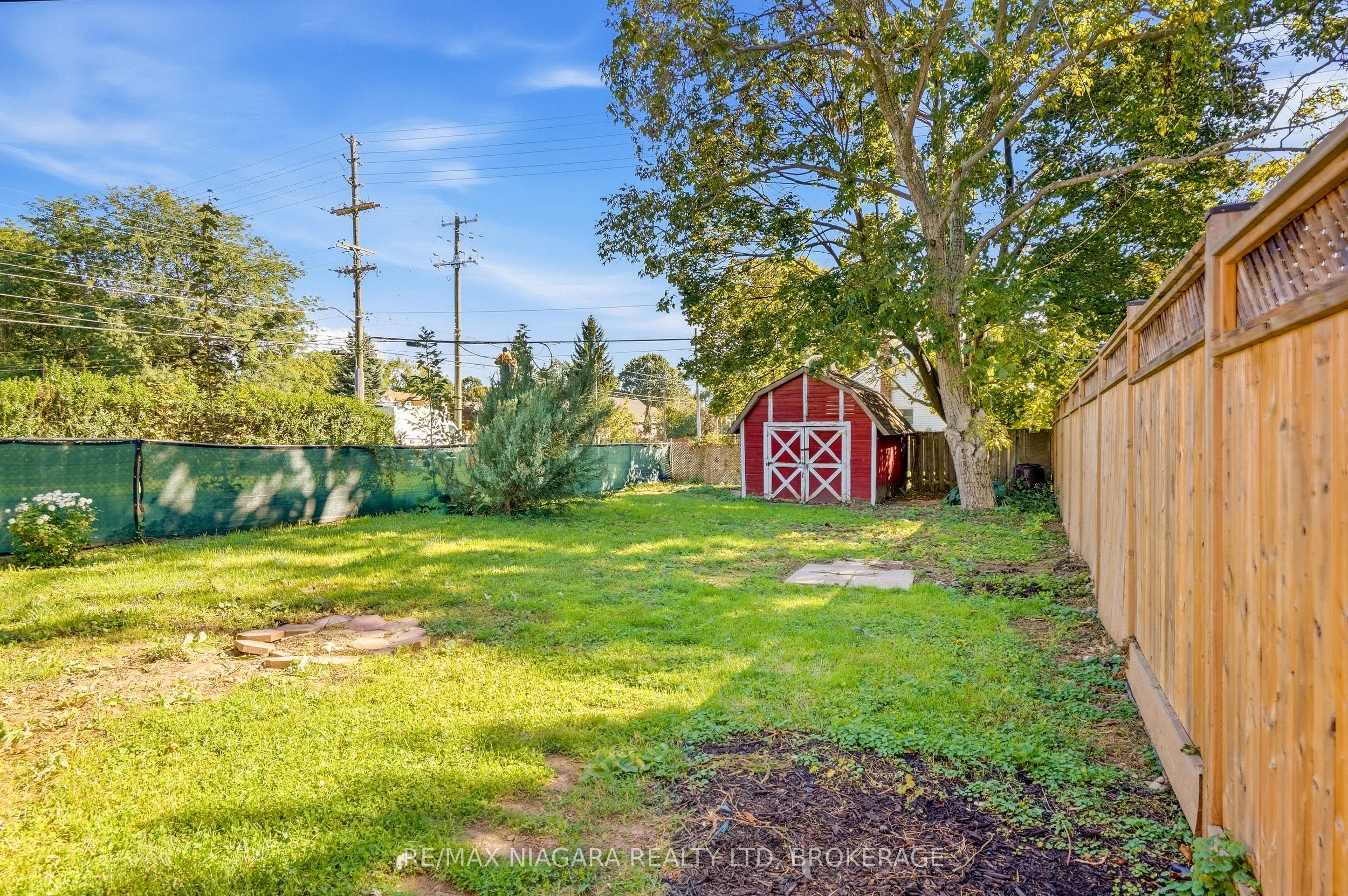6916 Dolphin Street Property Photo 36