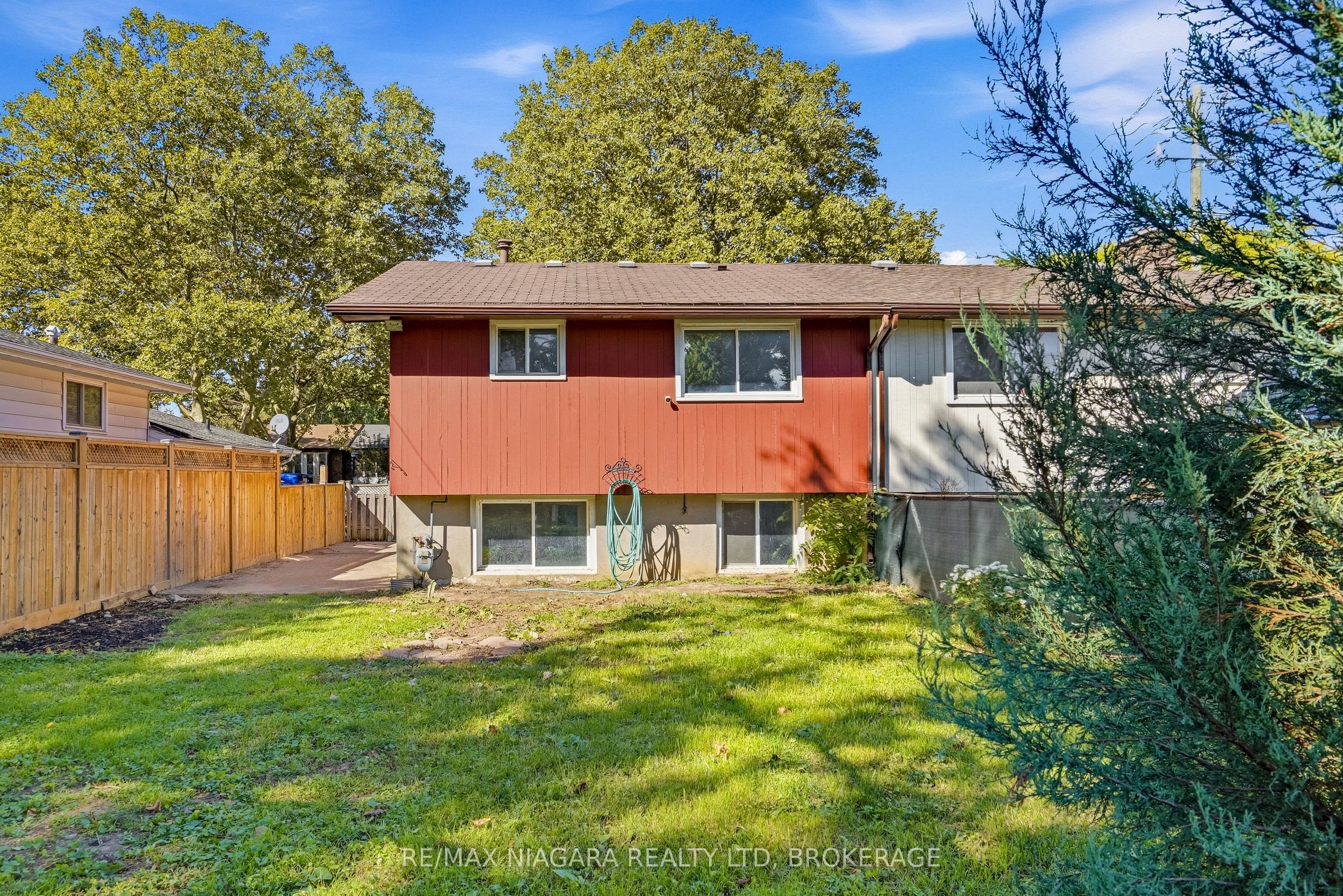 6916 Dolphin Street Property Photo 39