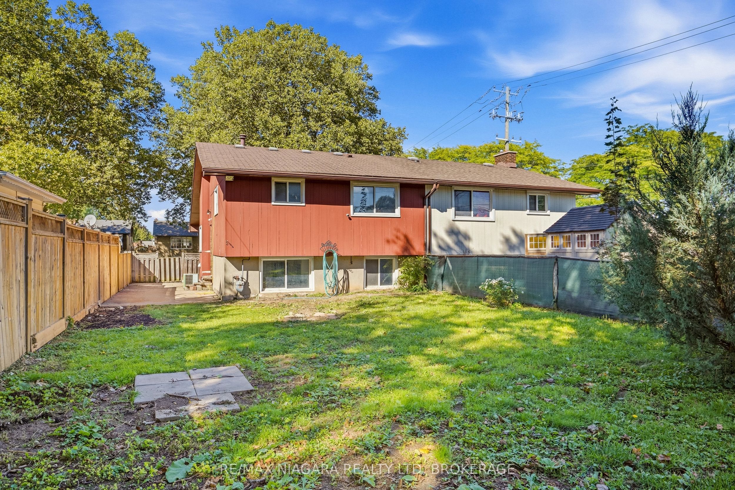 6916 Dolphin Street Property Photo 40