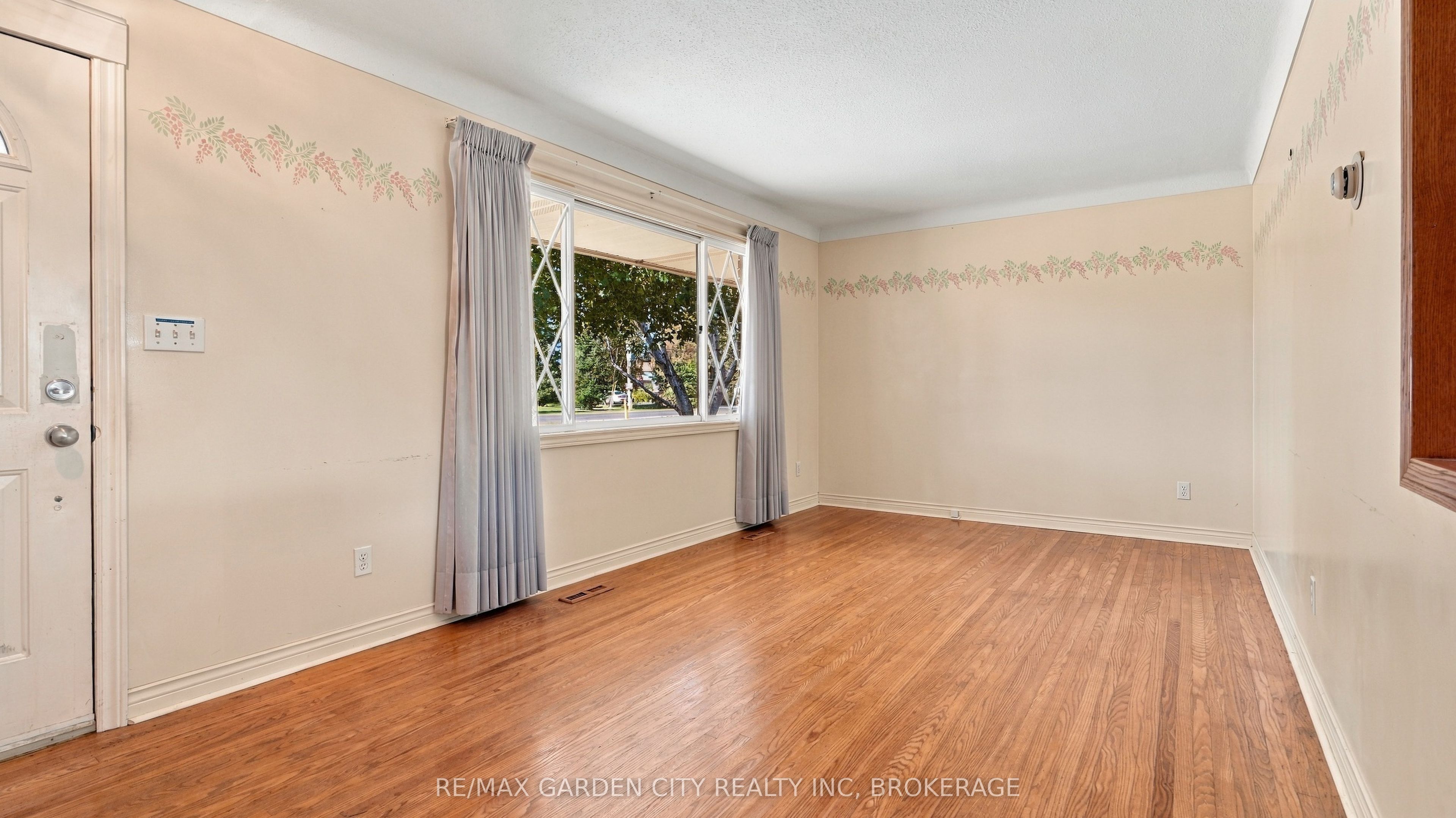 125 Inman Road Property Photo 9