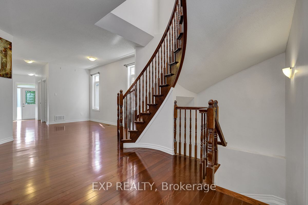 217 Claridge Drive Property Photo 27