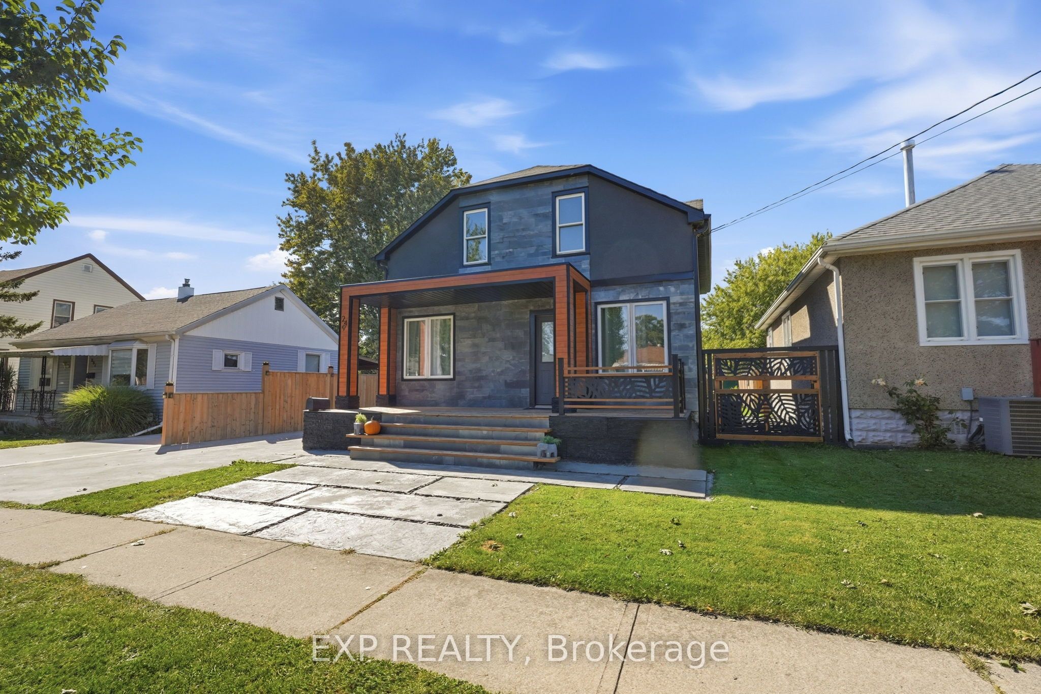 249 Wallace Avenue S Property Photo 8
