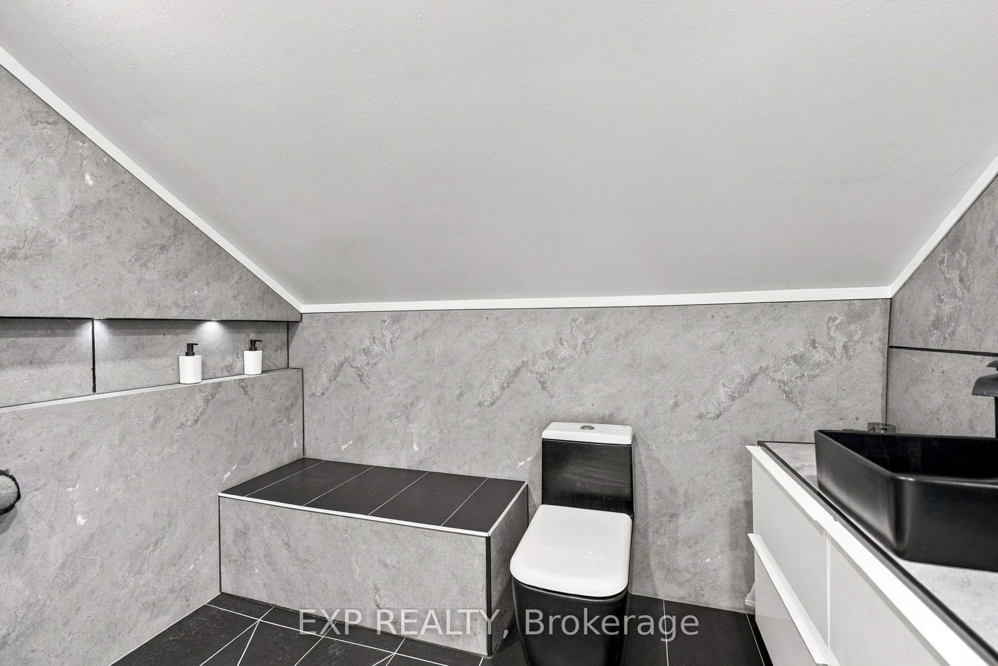 249 Wallace Avenue S Property Photo 24