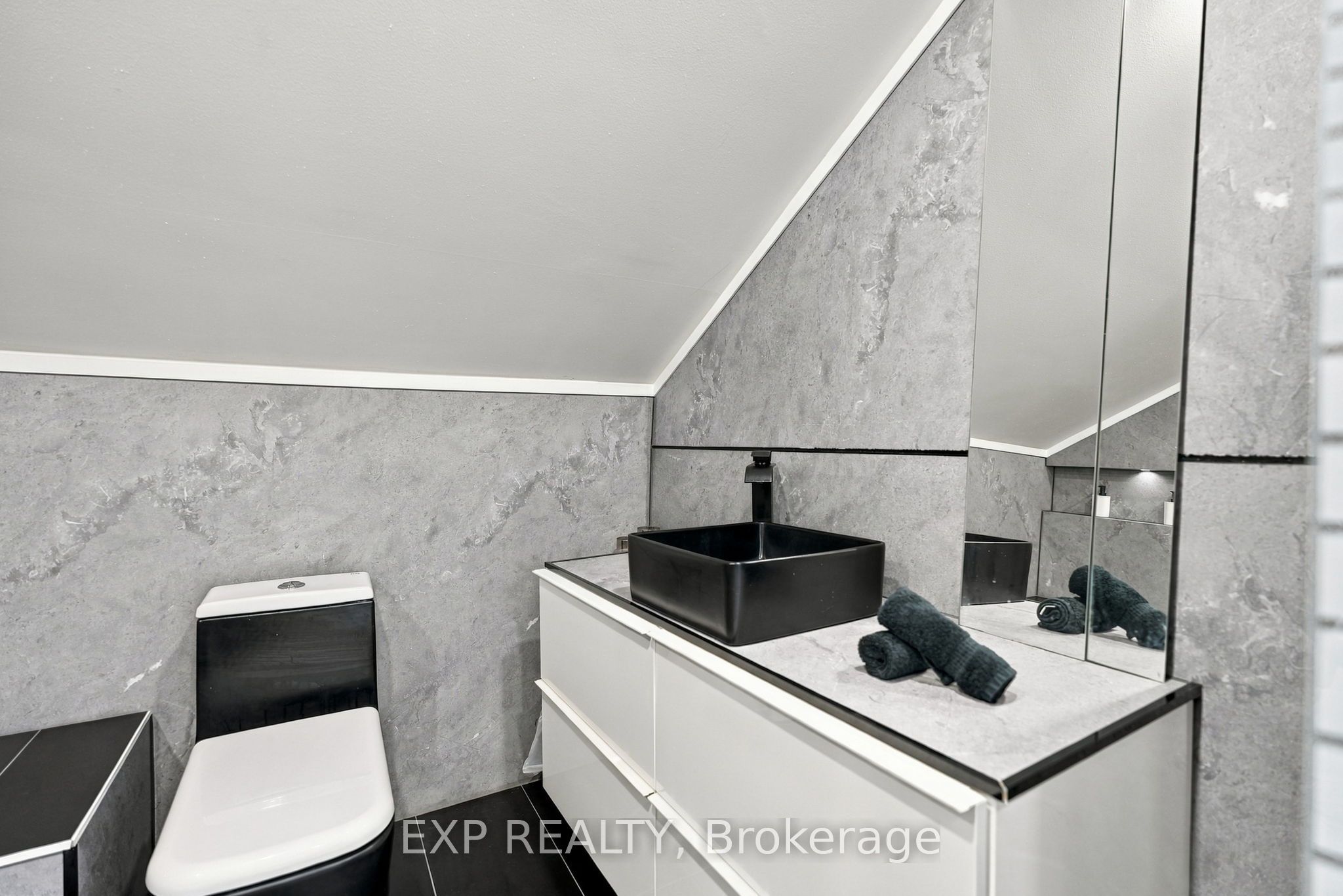 249 Wallace Avenue S Property Photo 25