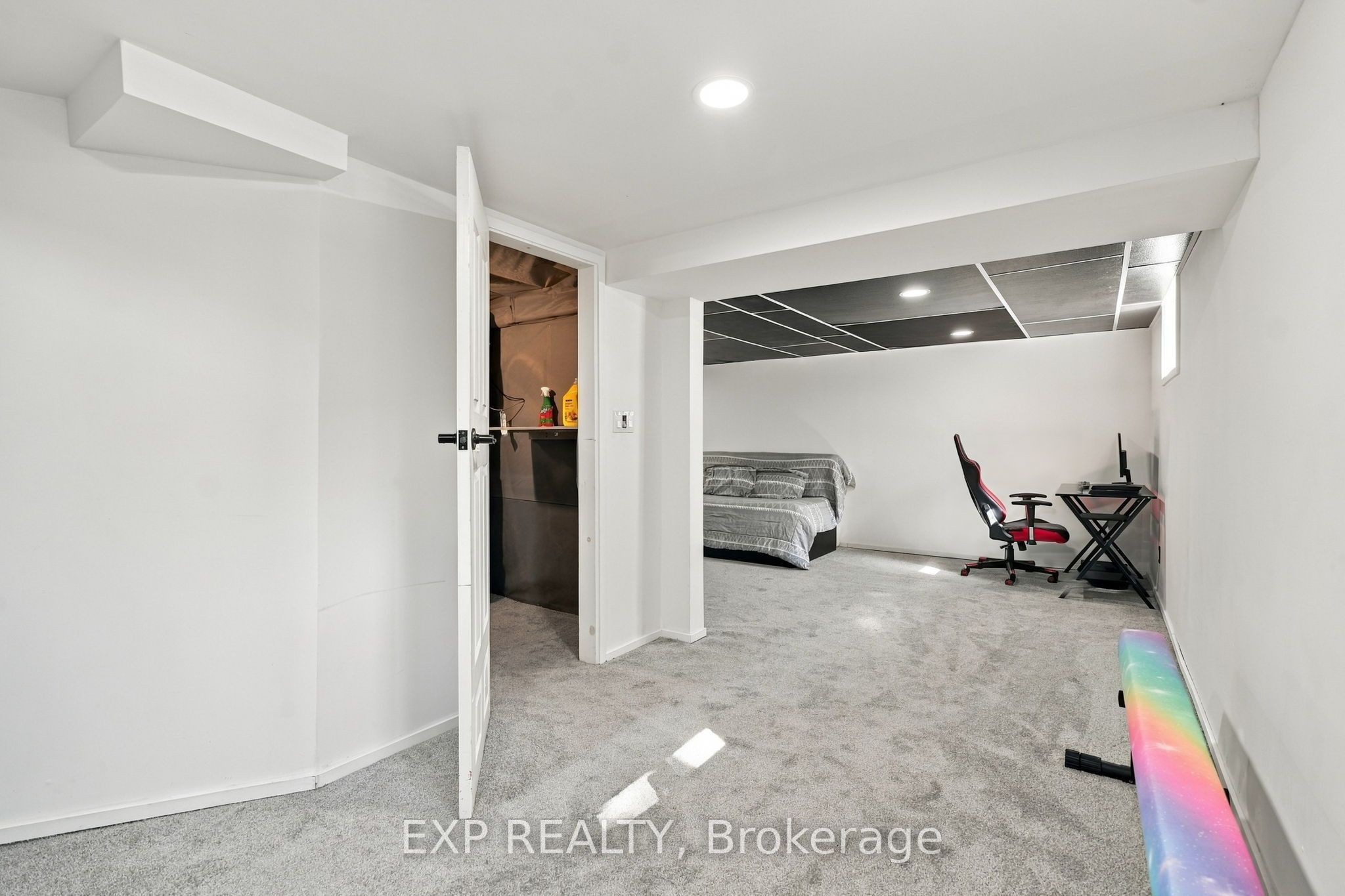 249 Wallace Avenue S Property Photo 31
