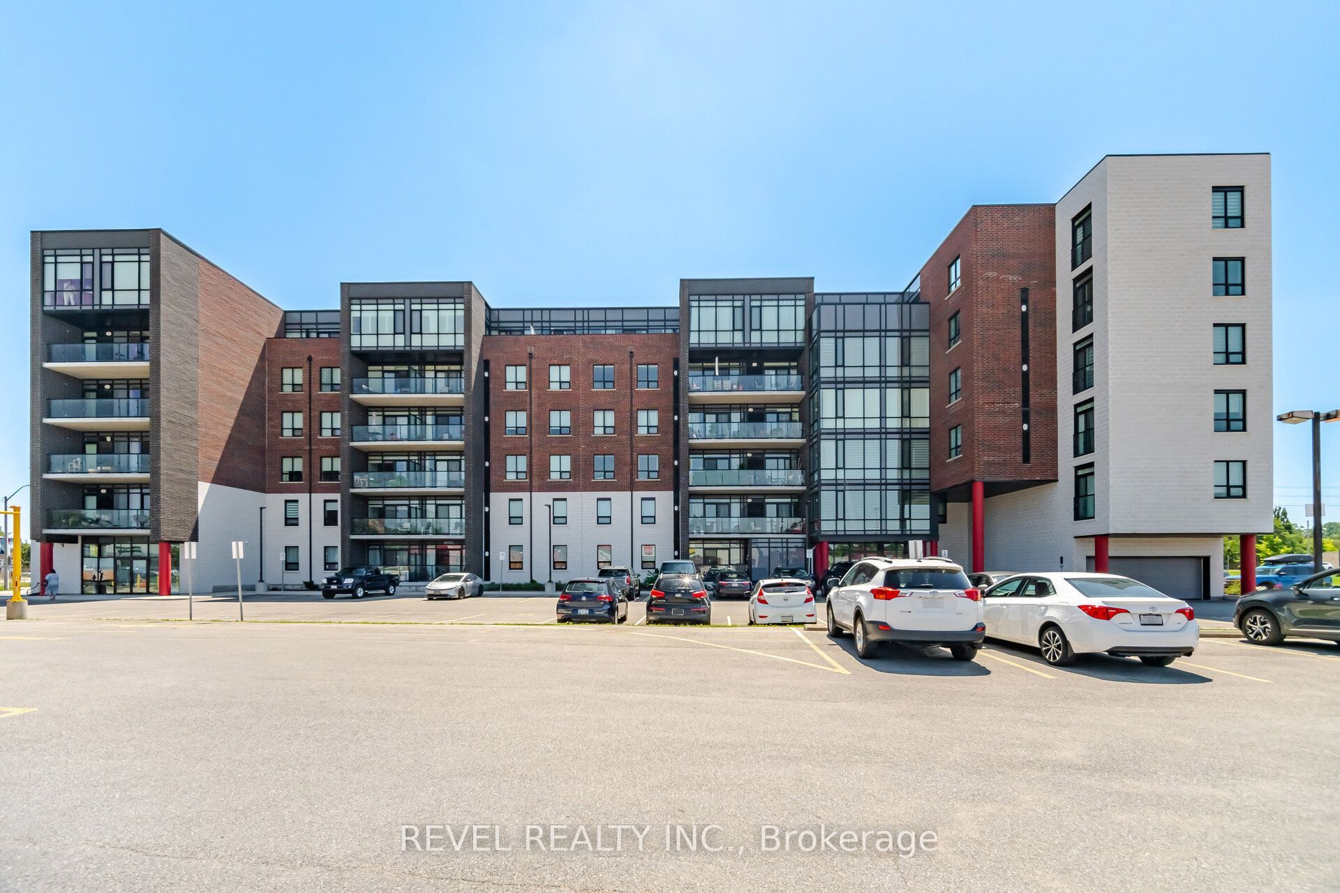 5 Hamilton Street N 214 Property Photo 2