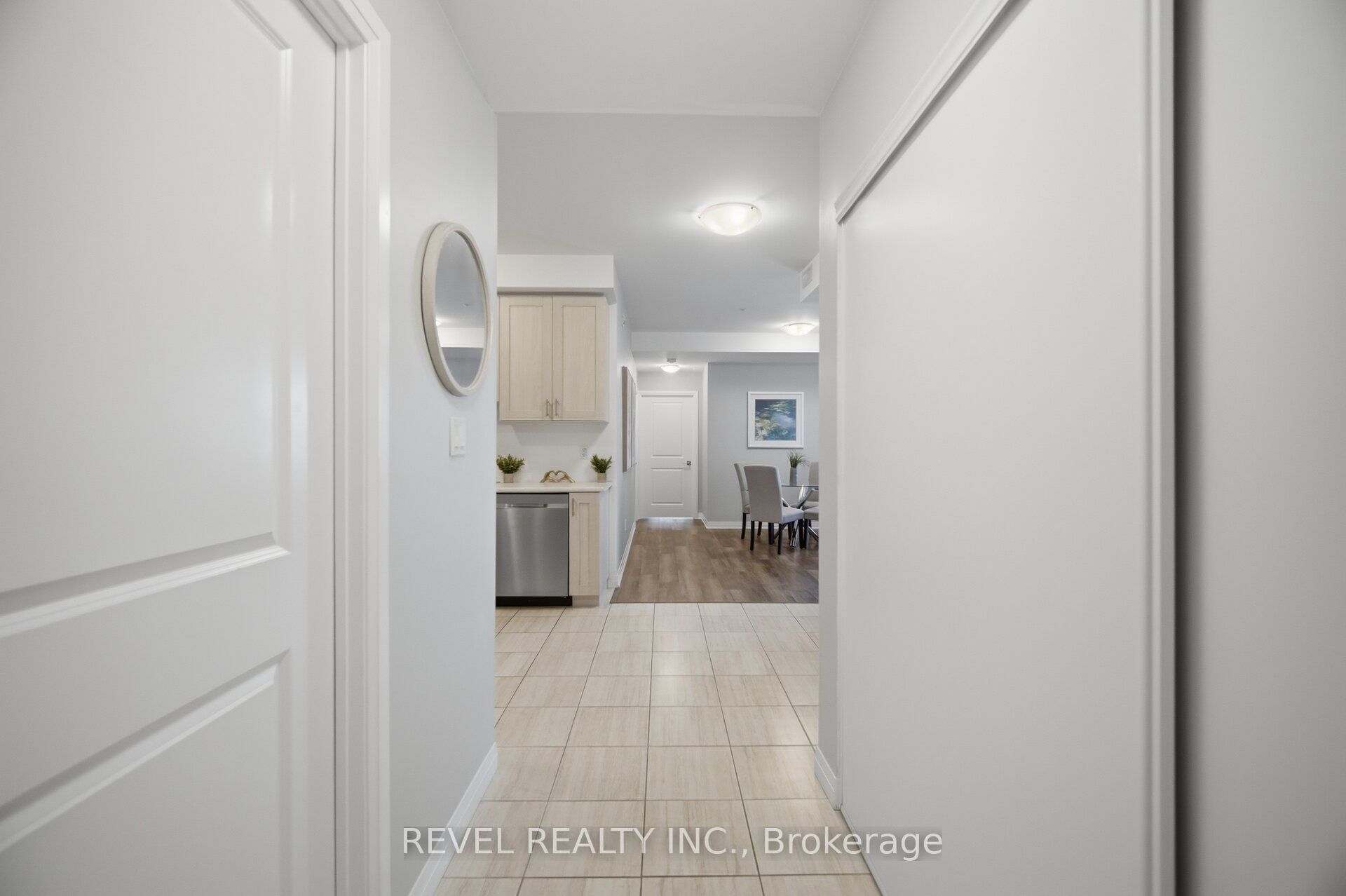 5 Hamilton Street N 214 Property Photo 8