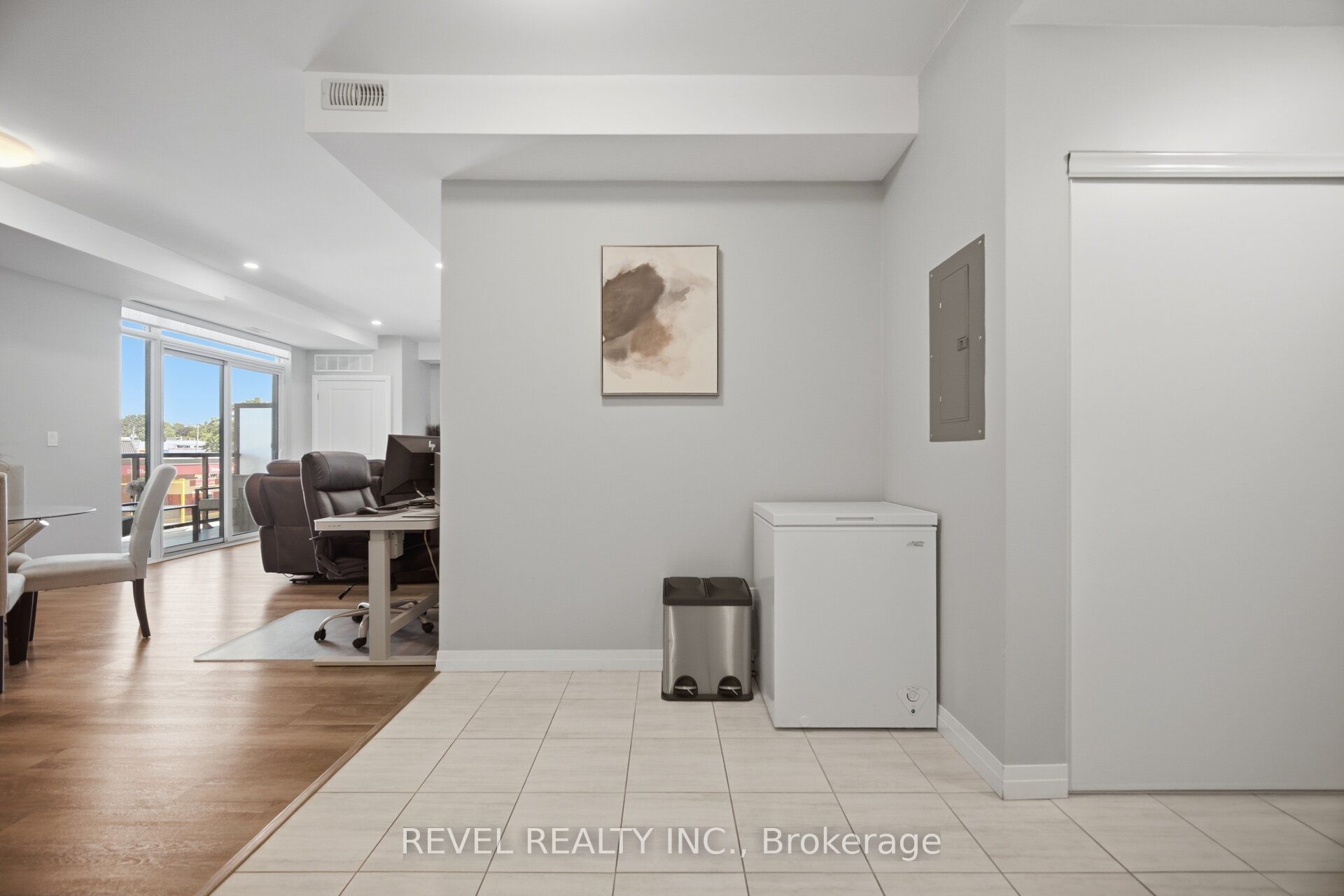 5 Hamilton Street N 214 Property Photo 10