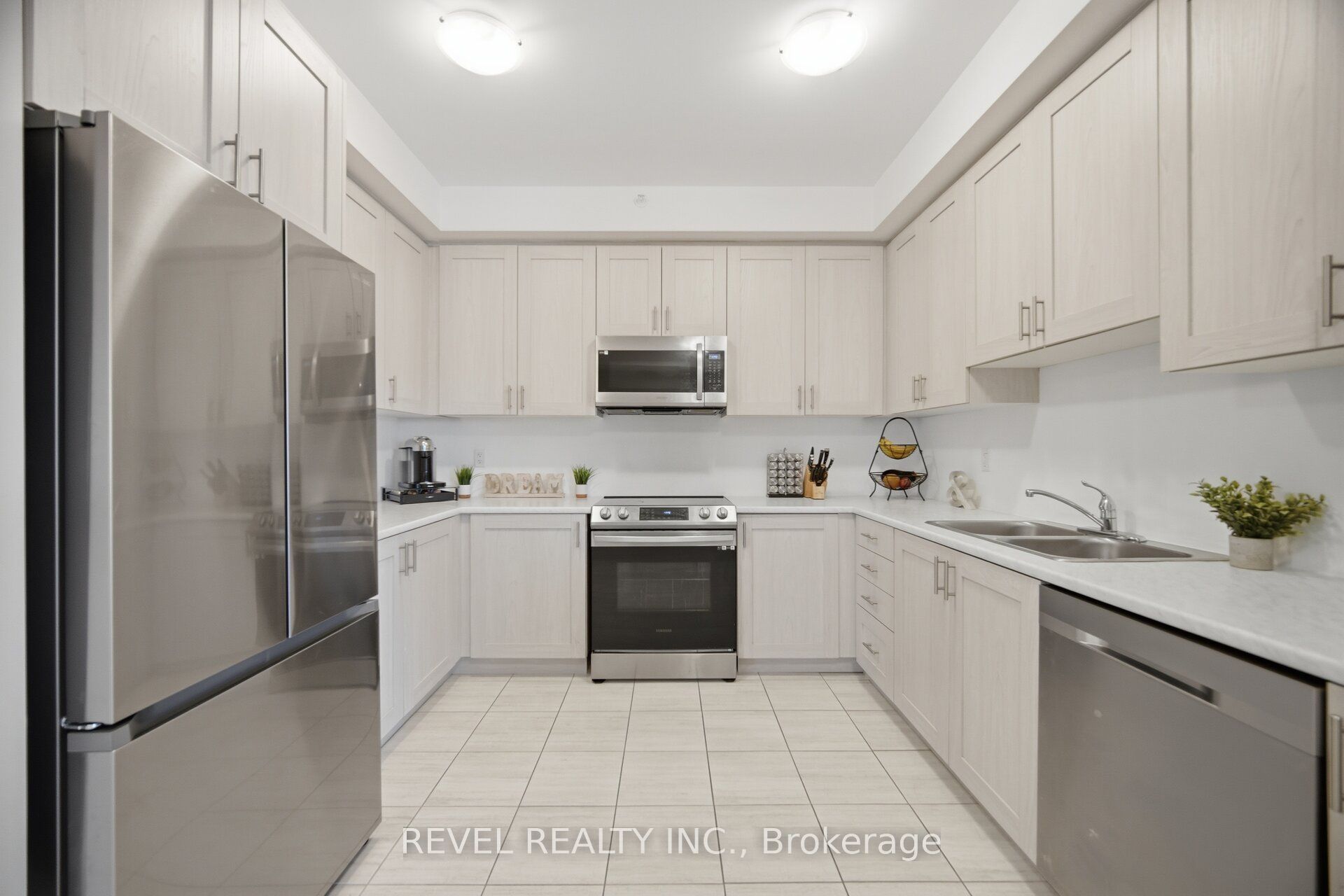 5 Hamilton Street N 214 Property Photo 12