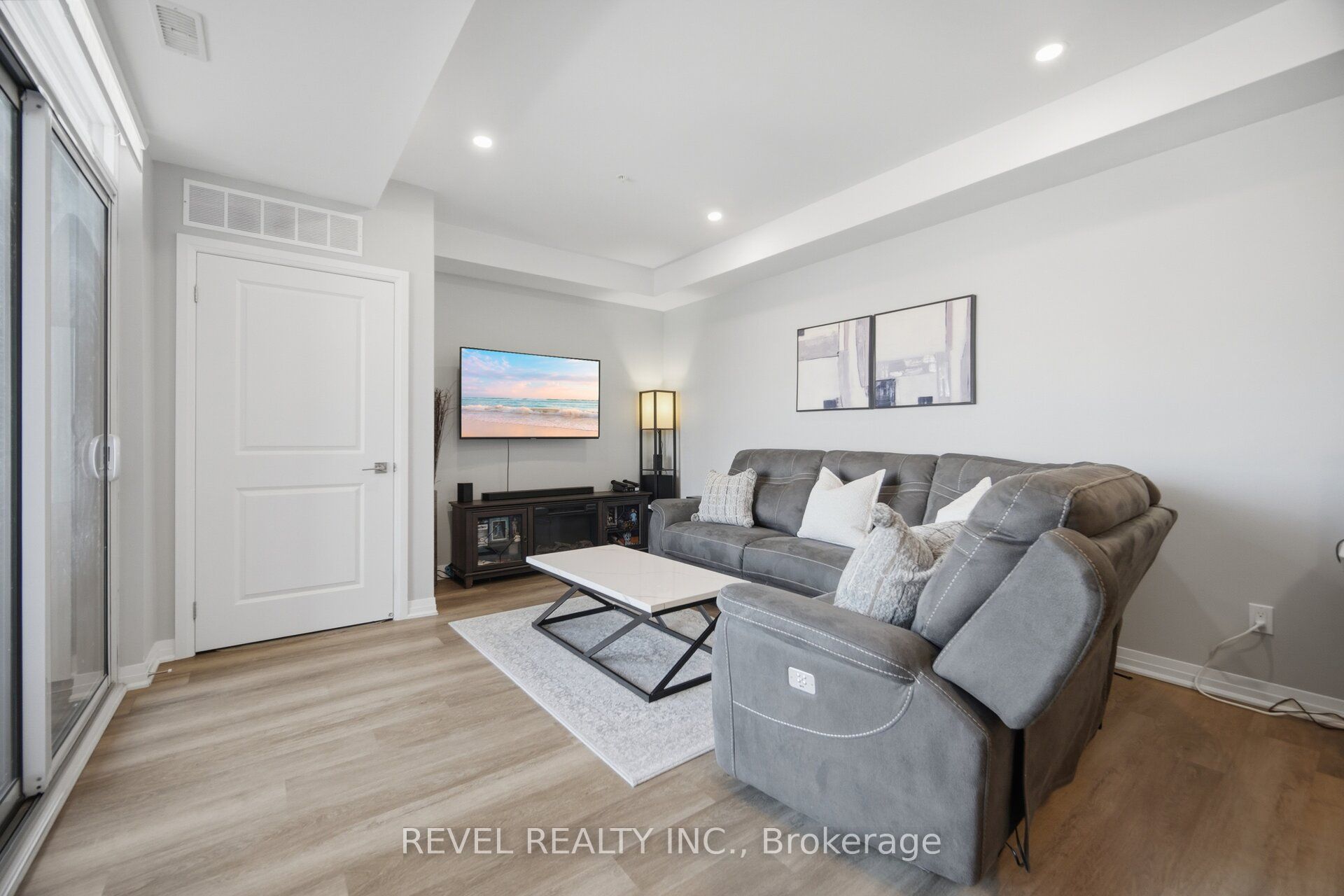 5 Hamilton Street N 214 Property Photo 19