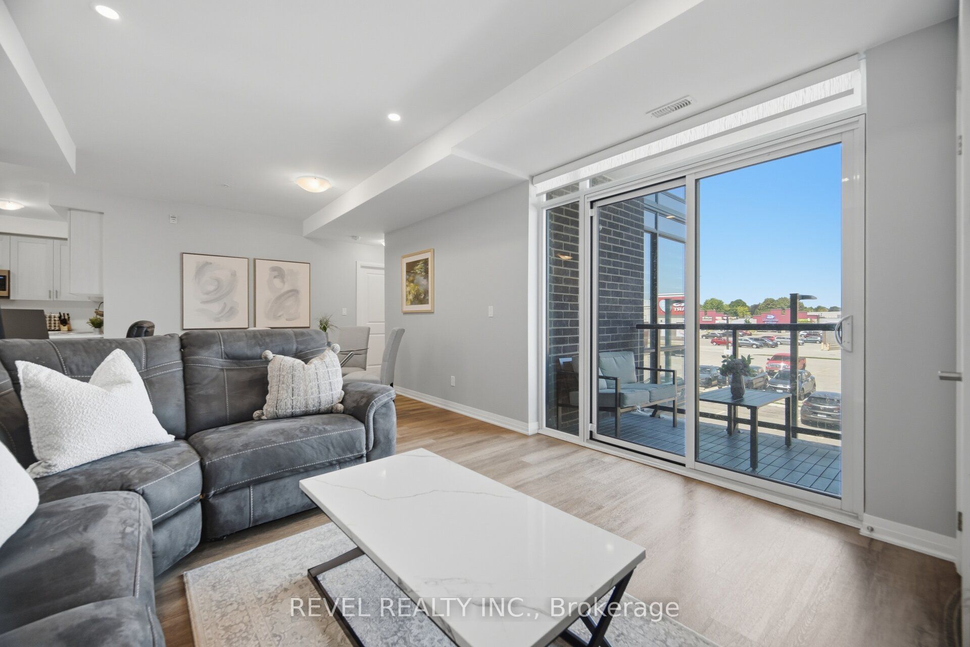 5 Hamilton Street N 214 Property Photo 21