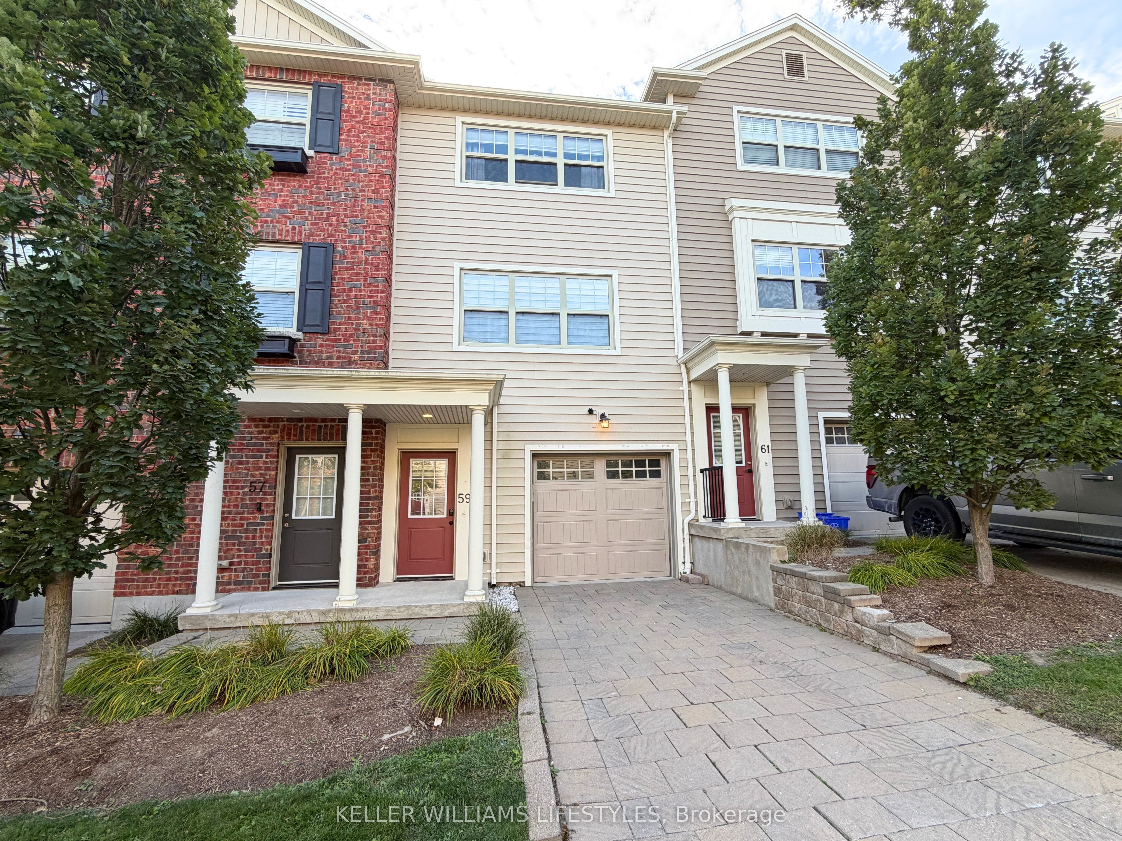 1850 Beaverbrook Avenue 59 Property Photo 1