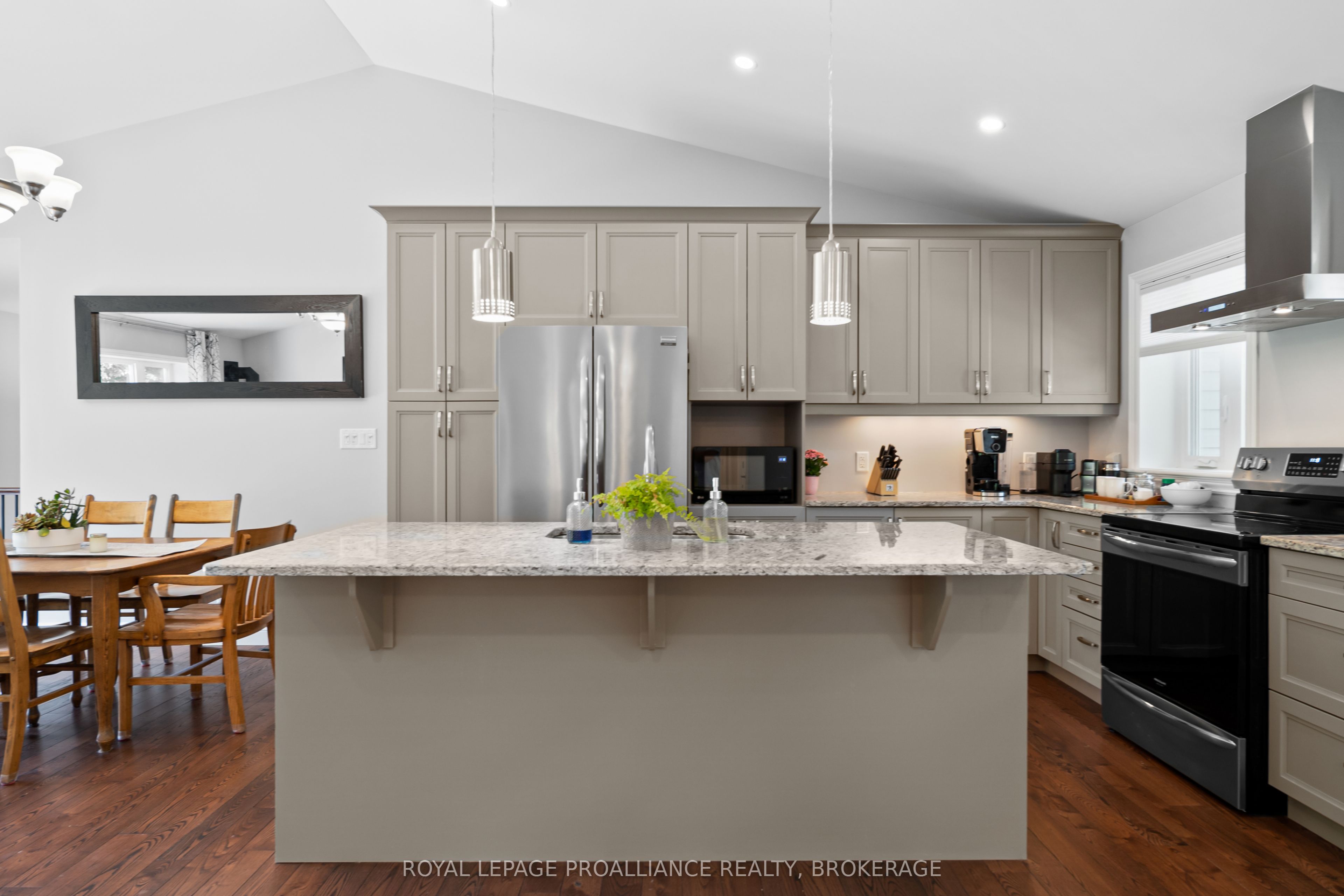 2800 Desert Lake Road Property Photo 6