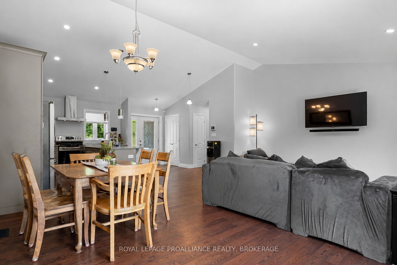 2800 Desert Lake Road Property Photo 12
