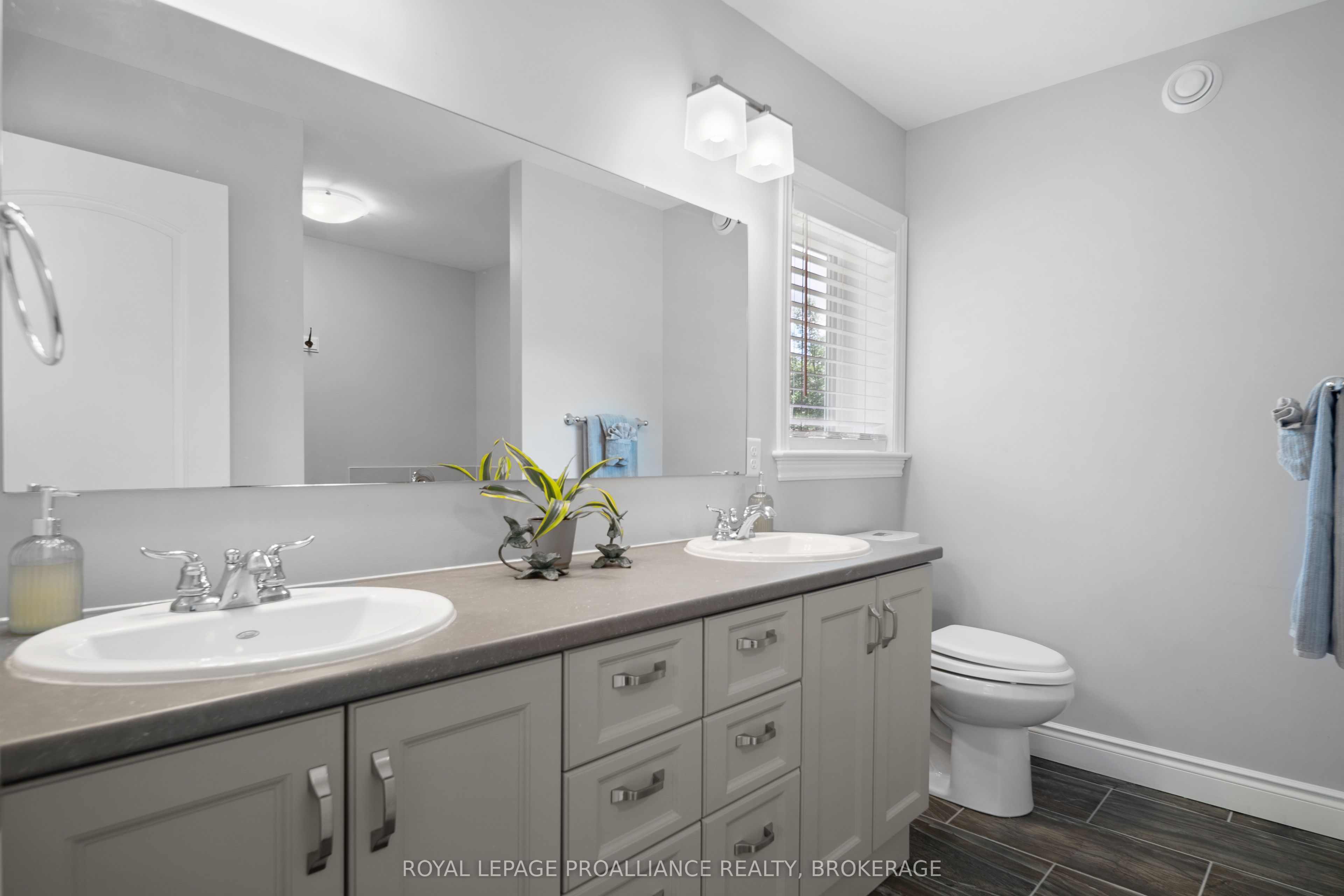 2800 Desert Lake Road Property Photo 17