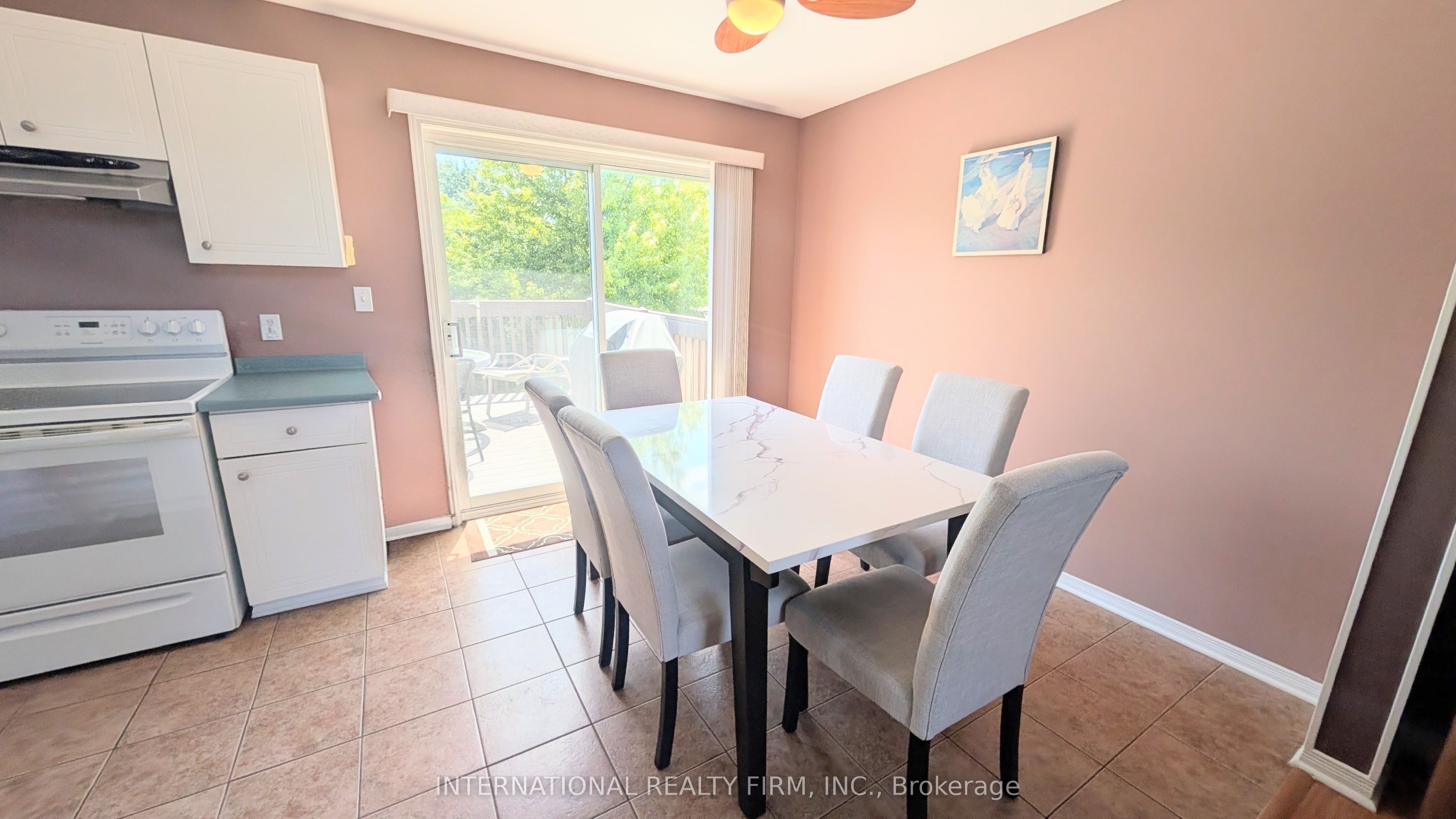 38 Windle Village Crescent Property Photo 3