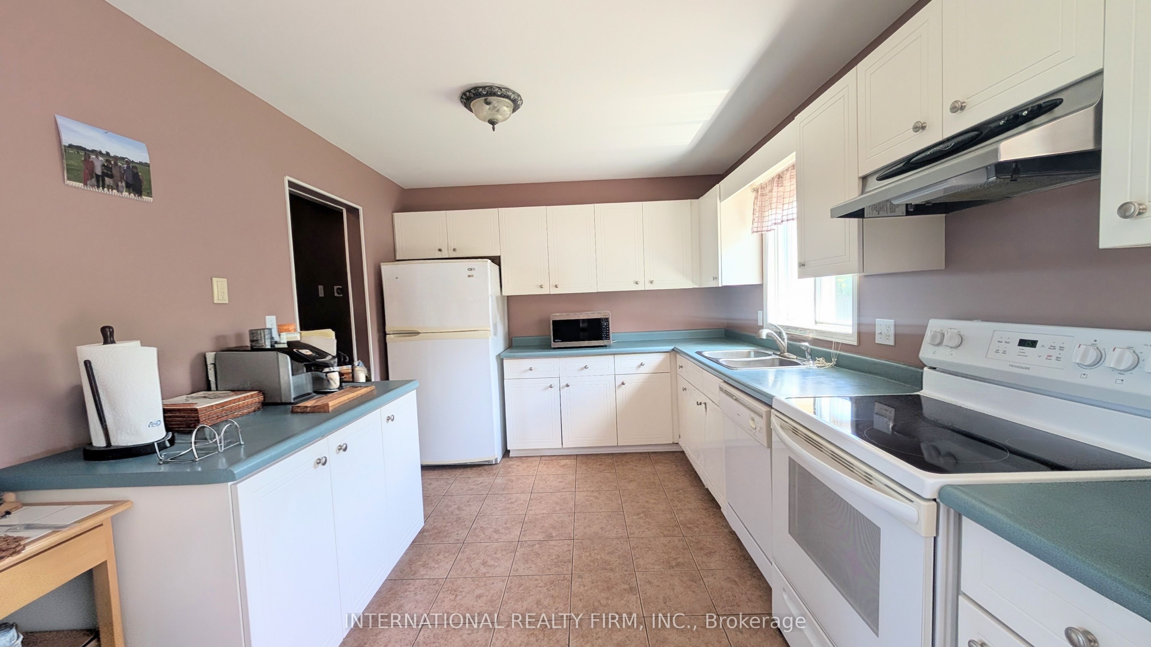 38 Windle Village Crescent Property Photo 4