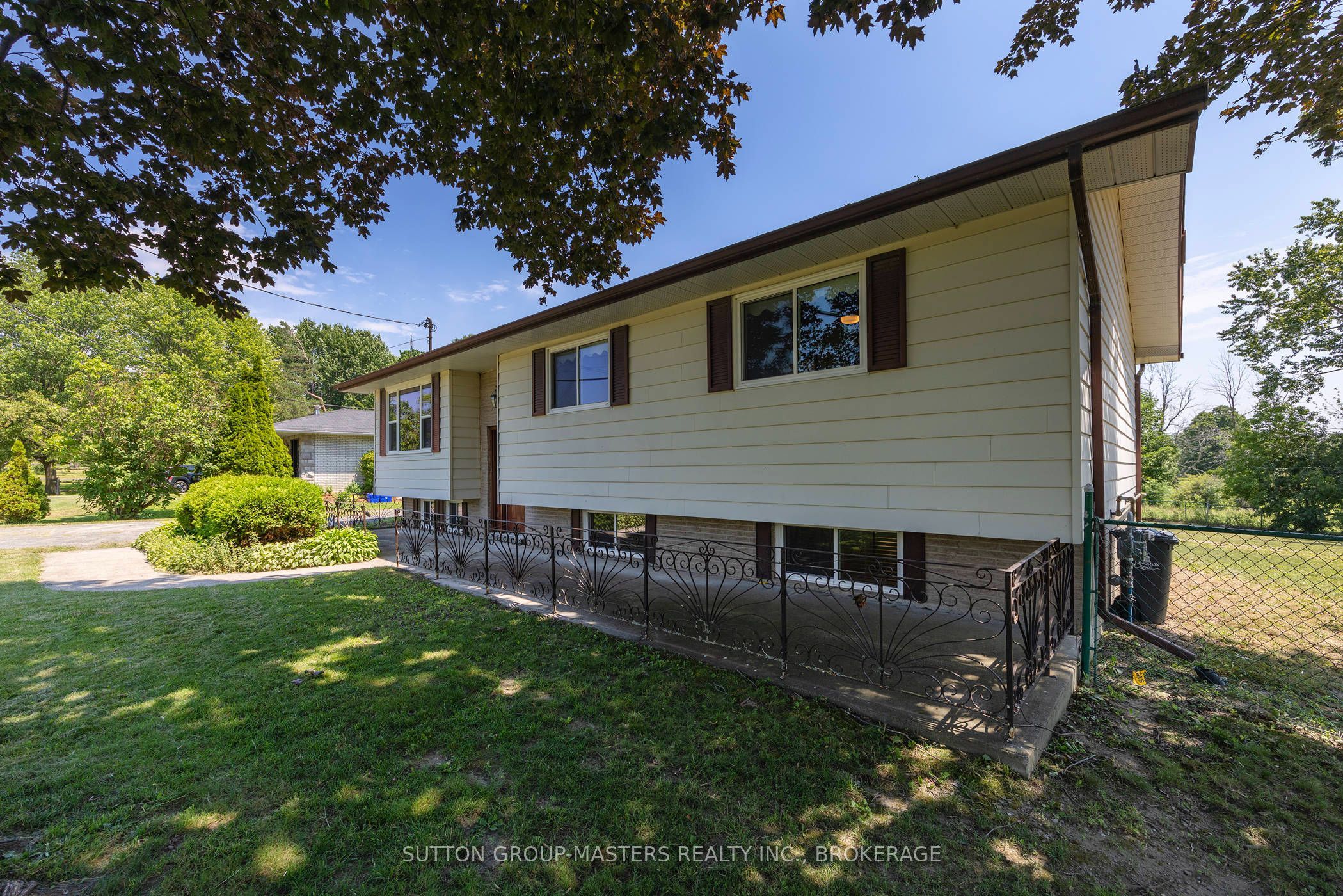 2212 Battersea Road Property Photo 1