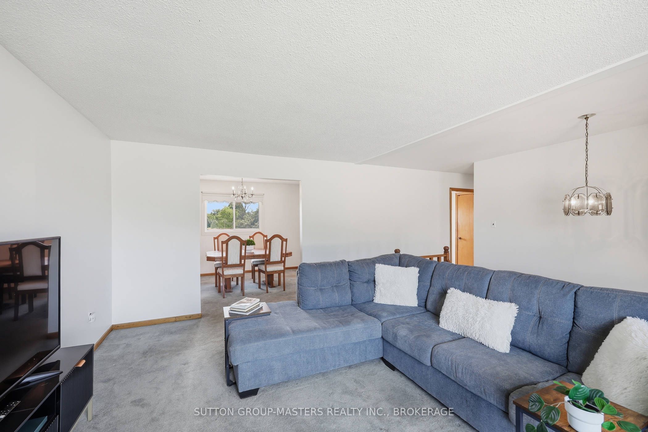 2212 Battersea Road Property Photo 9