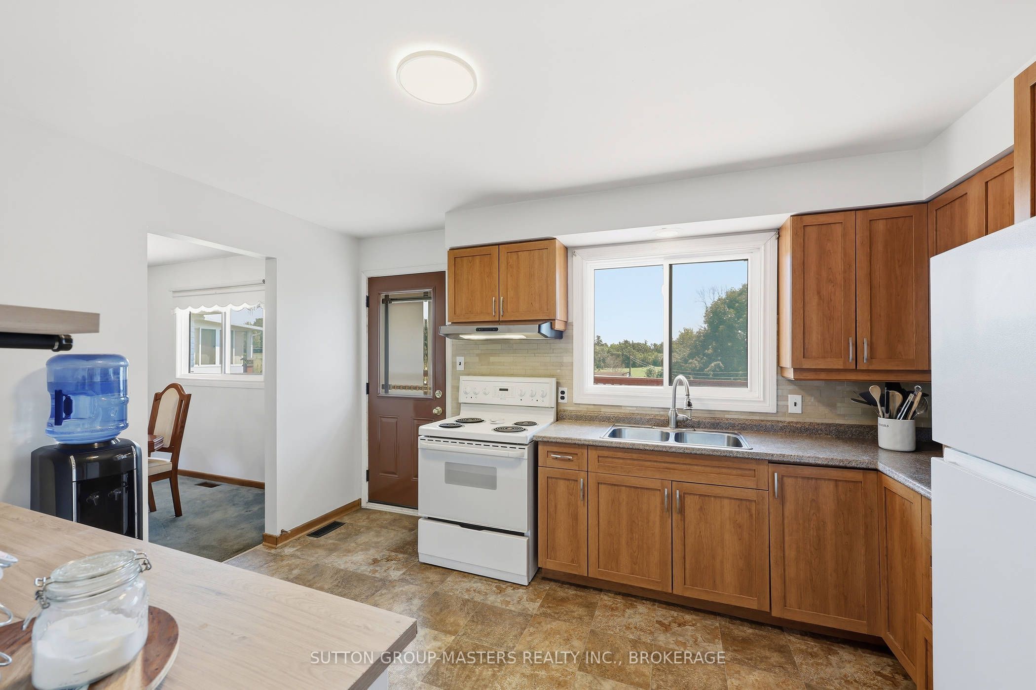2212 Battersea Road Property Photo 14