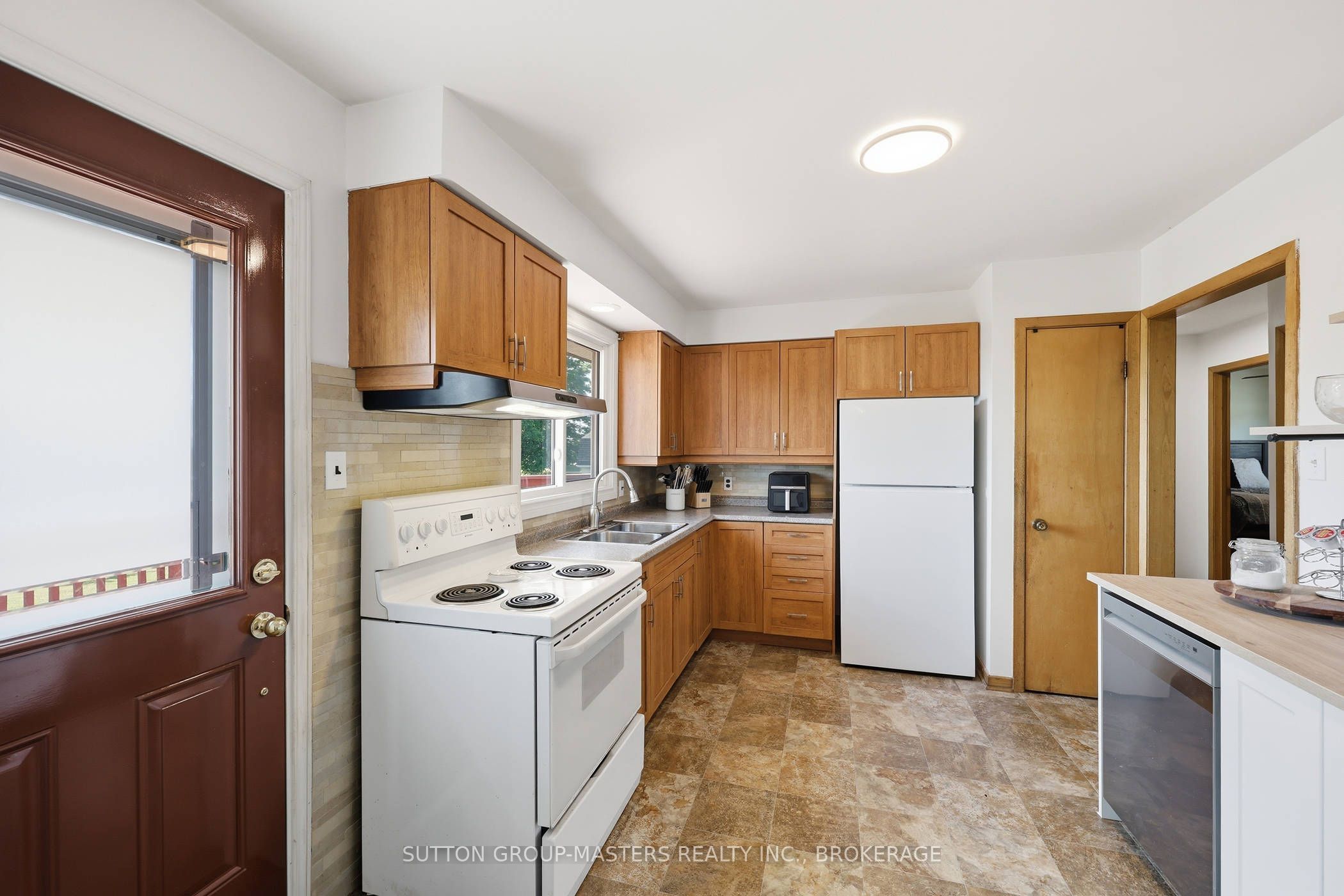 2212 Battersea Road Property Photo 15