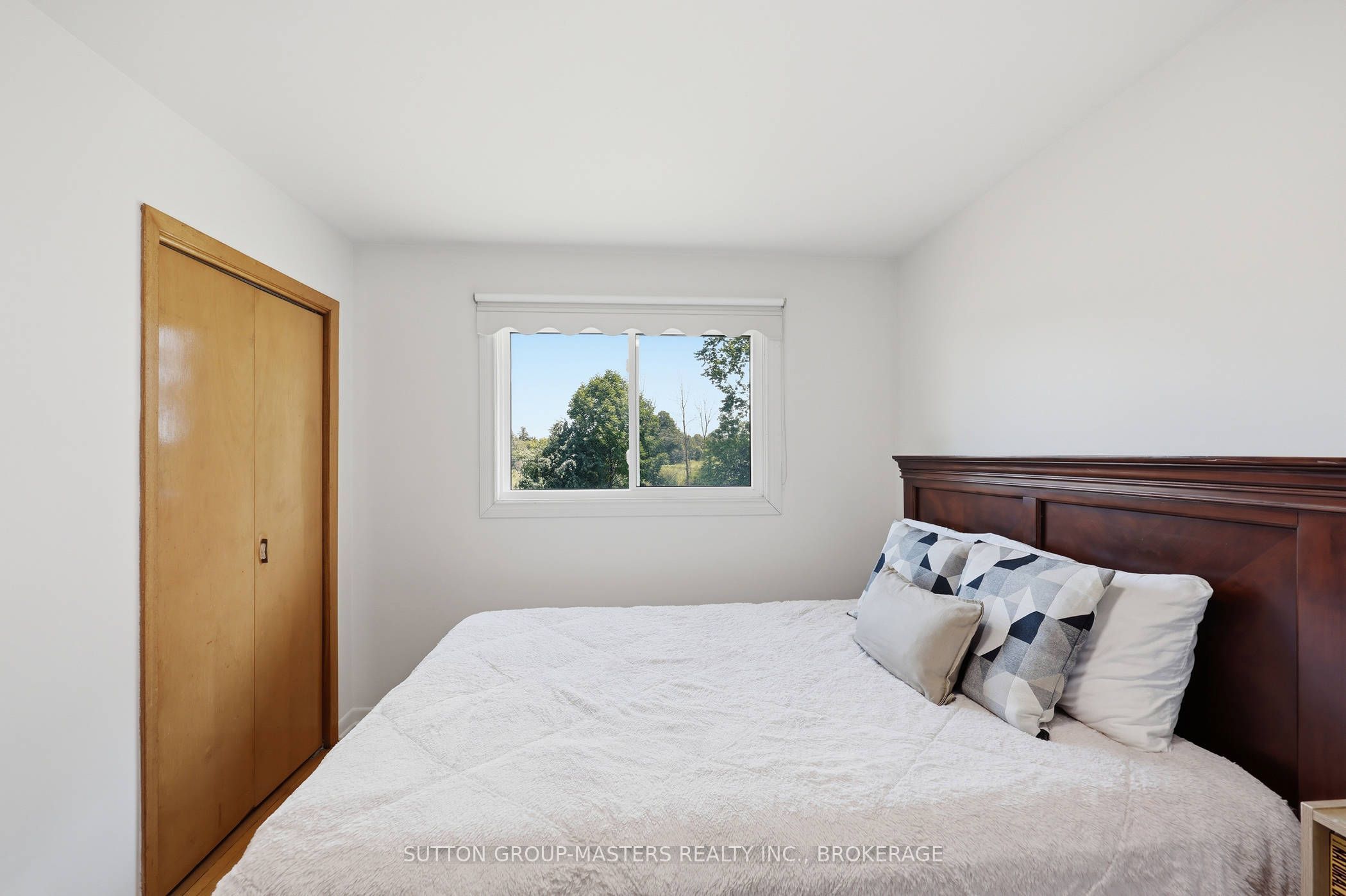 2212 Battersea Road Property Photo 23