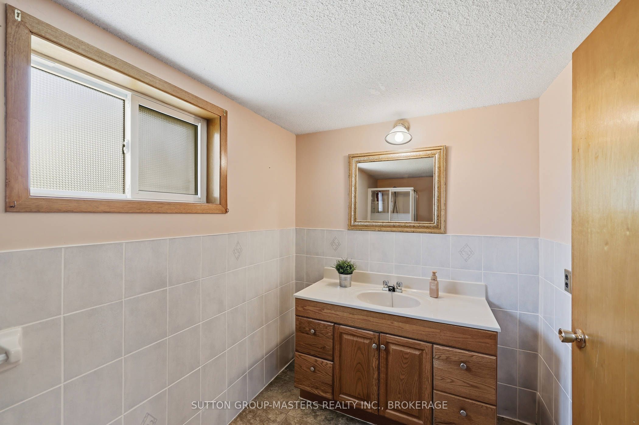 2212 Battersea Road Property Photo 36