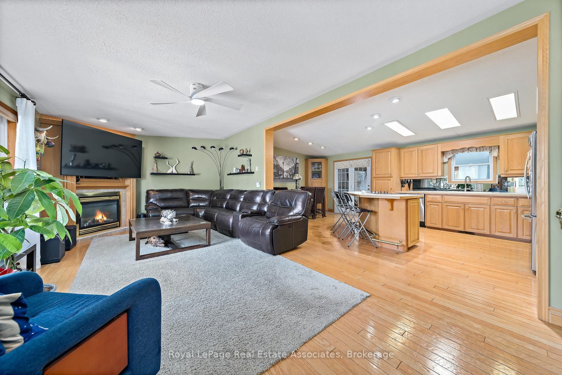 48 Lakeshore Drive Property Photo 6
