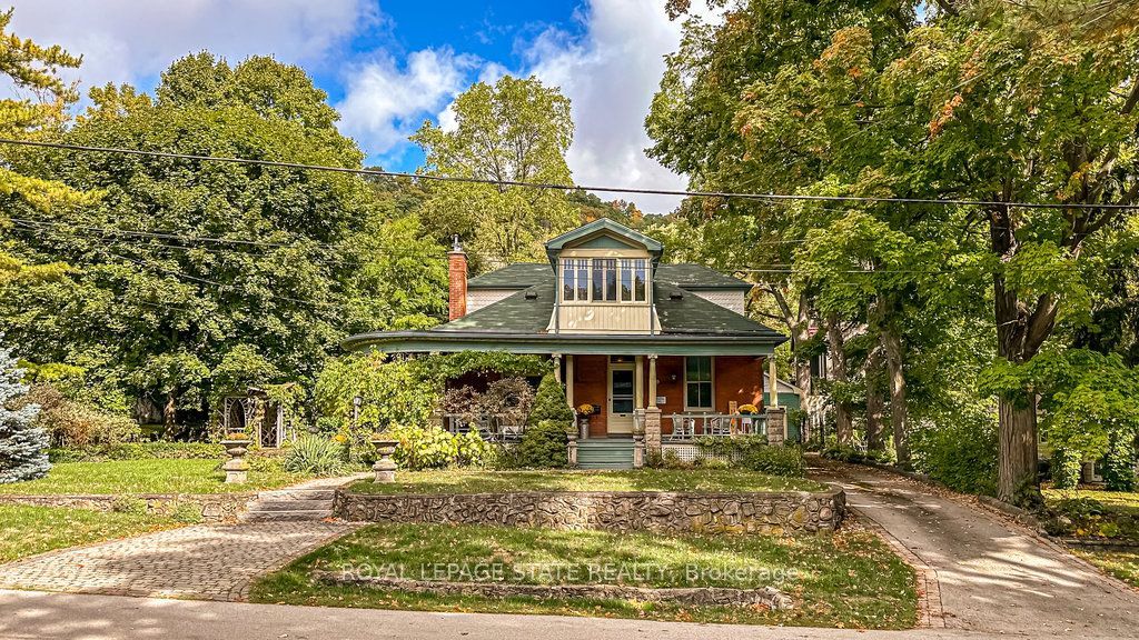 55 Cayley Street Property Photo 2