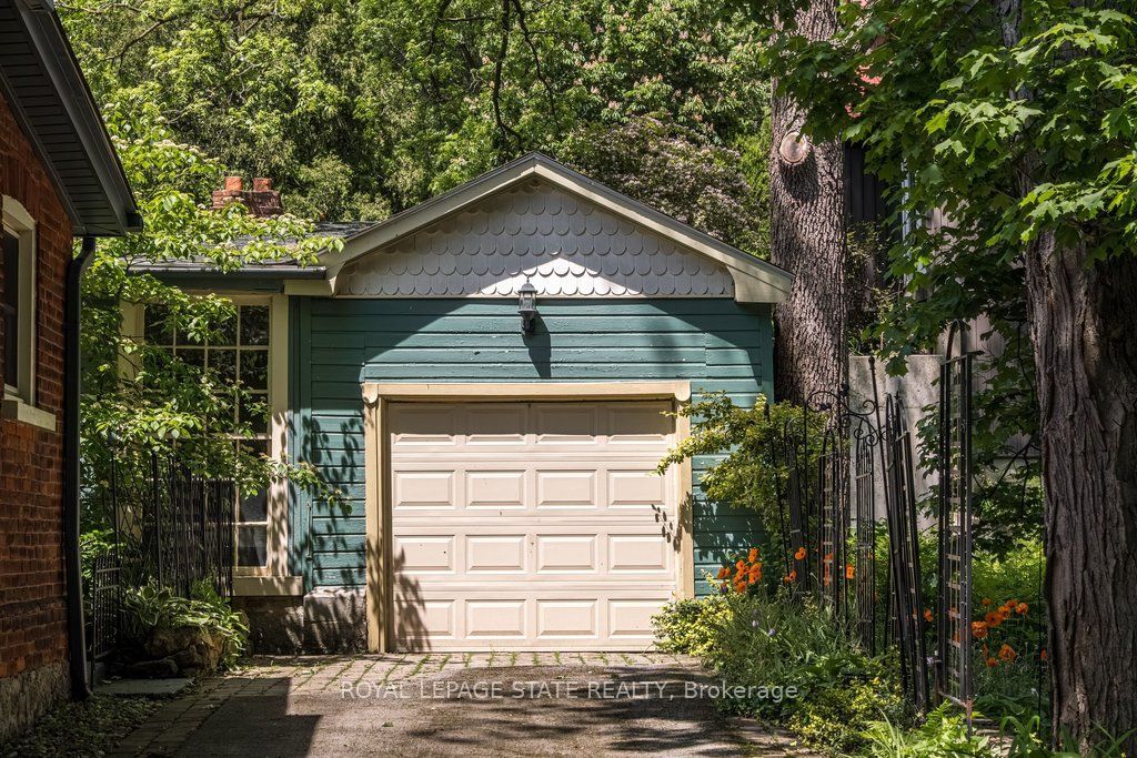 55 Cayley Street Property Photo 3